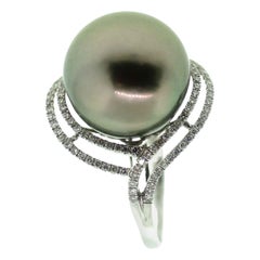 Tahiti-Ring aus 18 Karat Gold mit 15,3 mm schwarzen Tahiti-Perlen und Diamanten