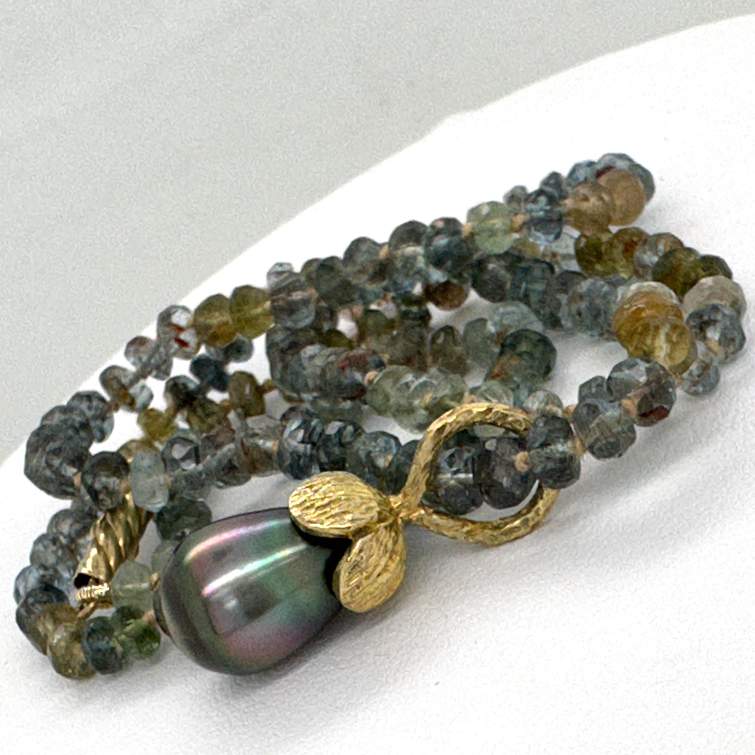 Tahiti-Barock-Perlenknopf „Eggplant“ aus 18 Karat Gold auf Moos-Aquamarin-Perlenkette 4
