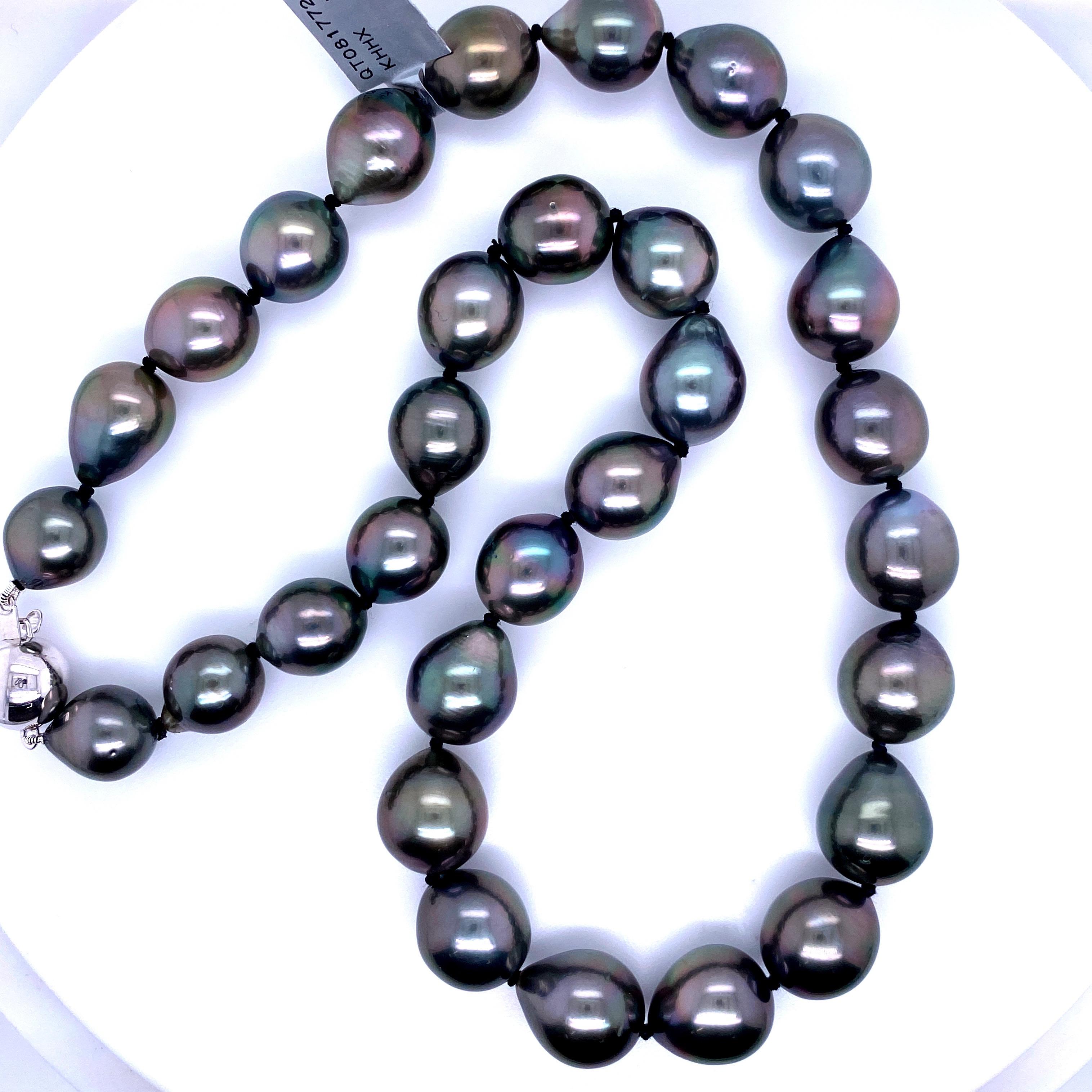 Tahitian Baroque Pearl Strand Necklace 14 Karat White Gold In New Condition In New York, NY