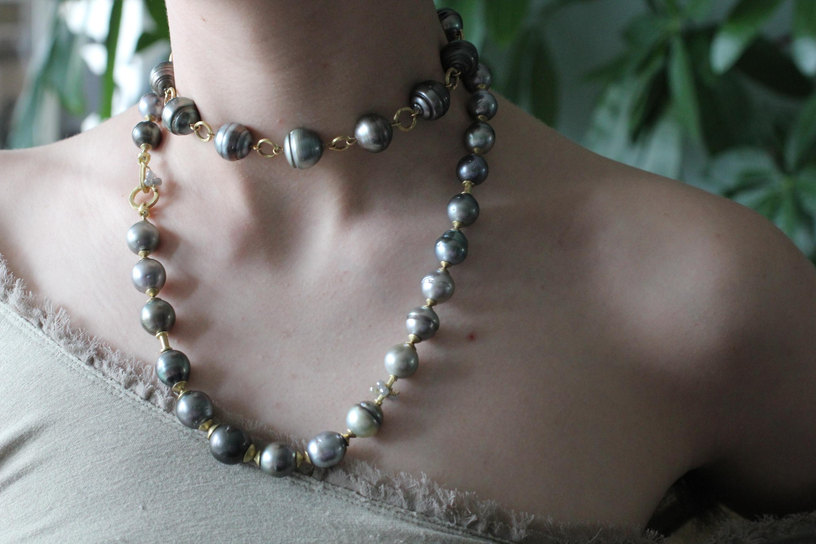 Tahitian Baroque Pearls Gray Diamonds 18K Gold Beaded Drop Necklace Bridal Gift For Sale 6
