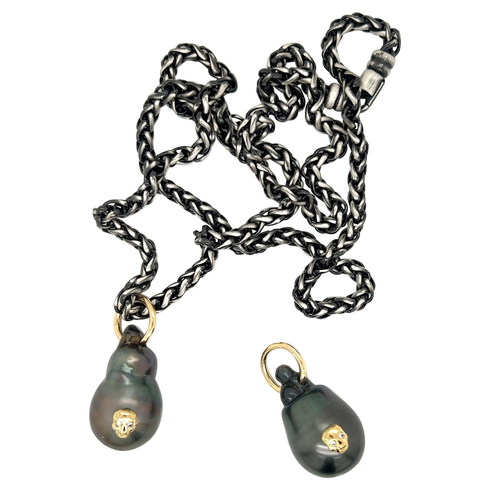 Pendentif squelette baroque de Tahiti en argent sterling, or jaune et diamants en vente