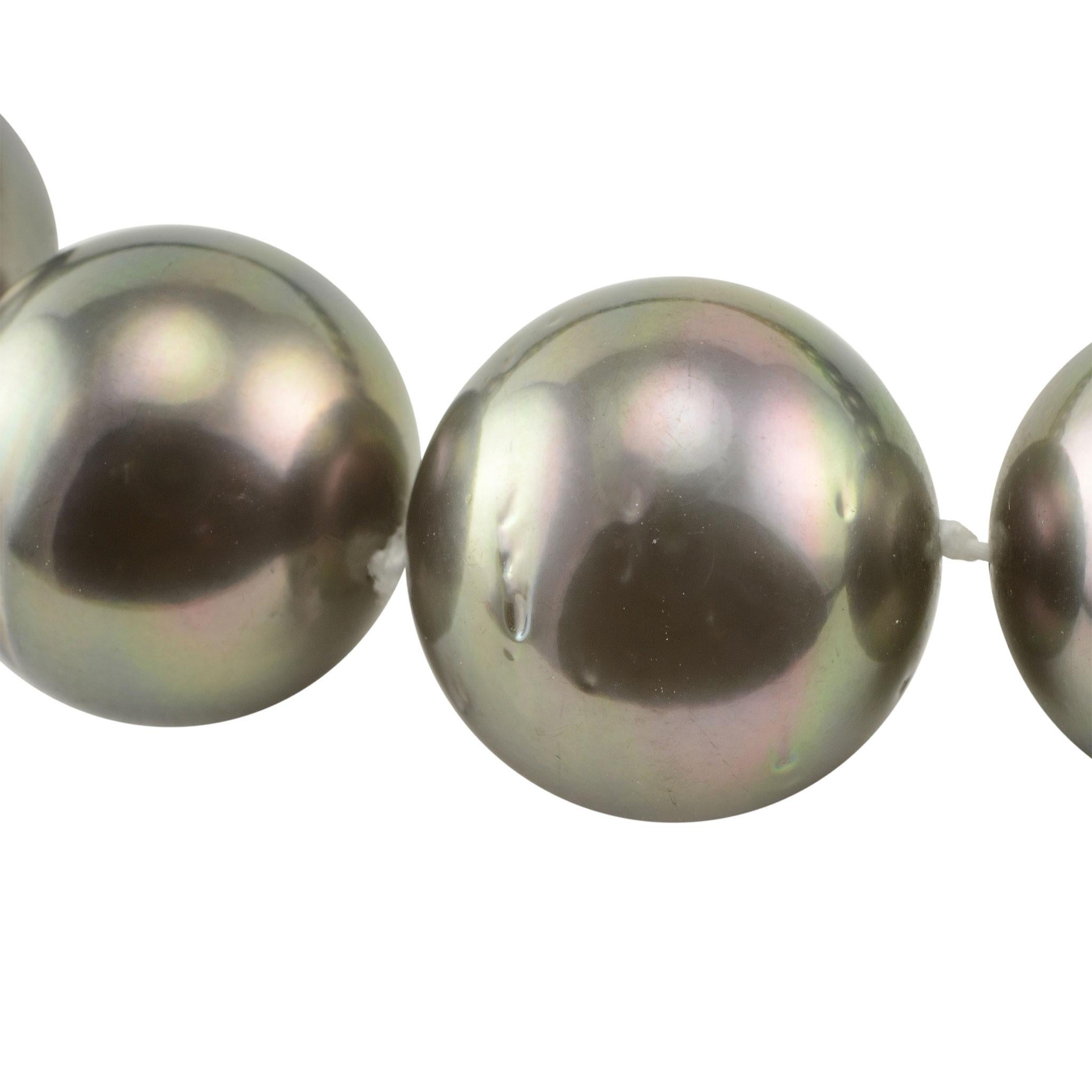 Round Cut Tahitian Black Pearl and Diamond Necklace For Sale