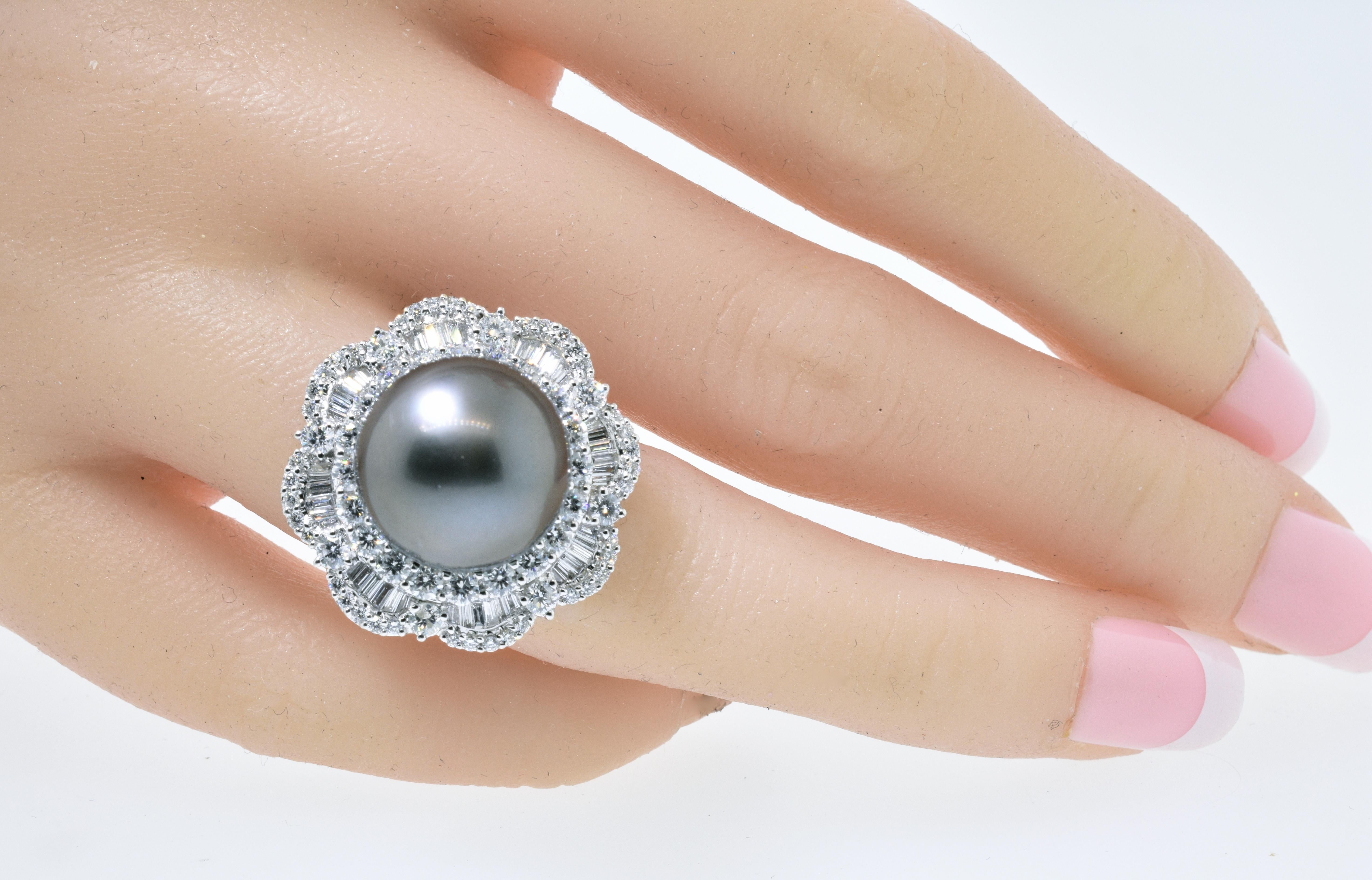 Tahitian Black Pearl and Diamond Ring In Excellent Condition In Aspen, CO