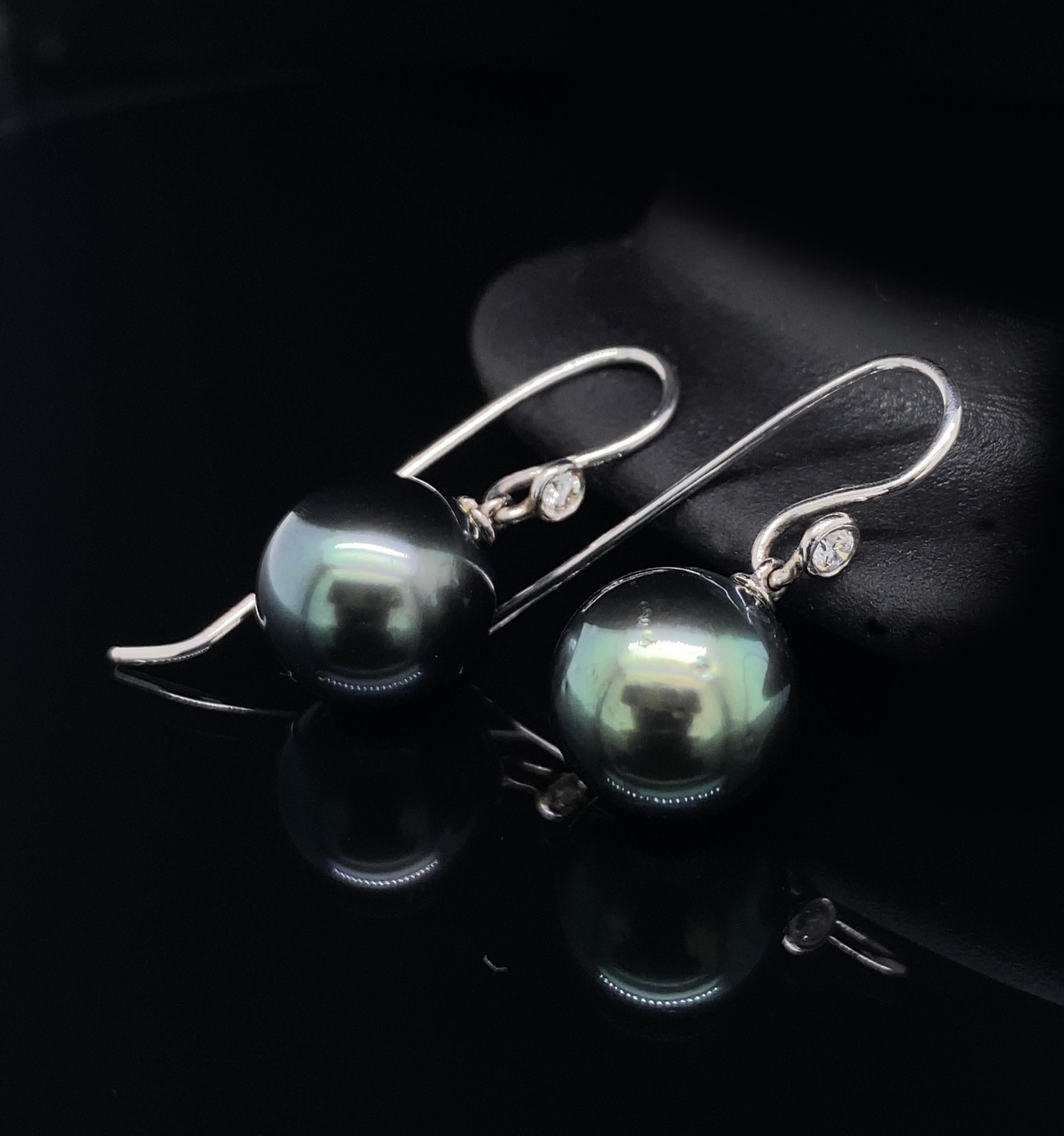 Contemporary 11mm Tahitian Black Pearl and Diamond Shepherds Hook Earrings in White Gold For Sale