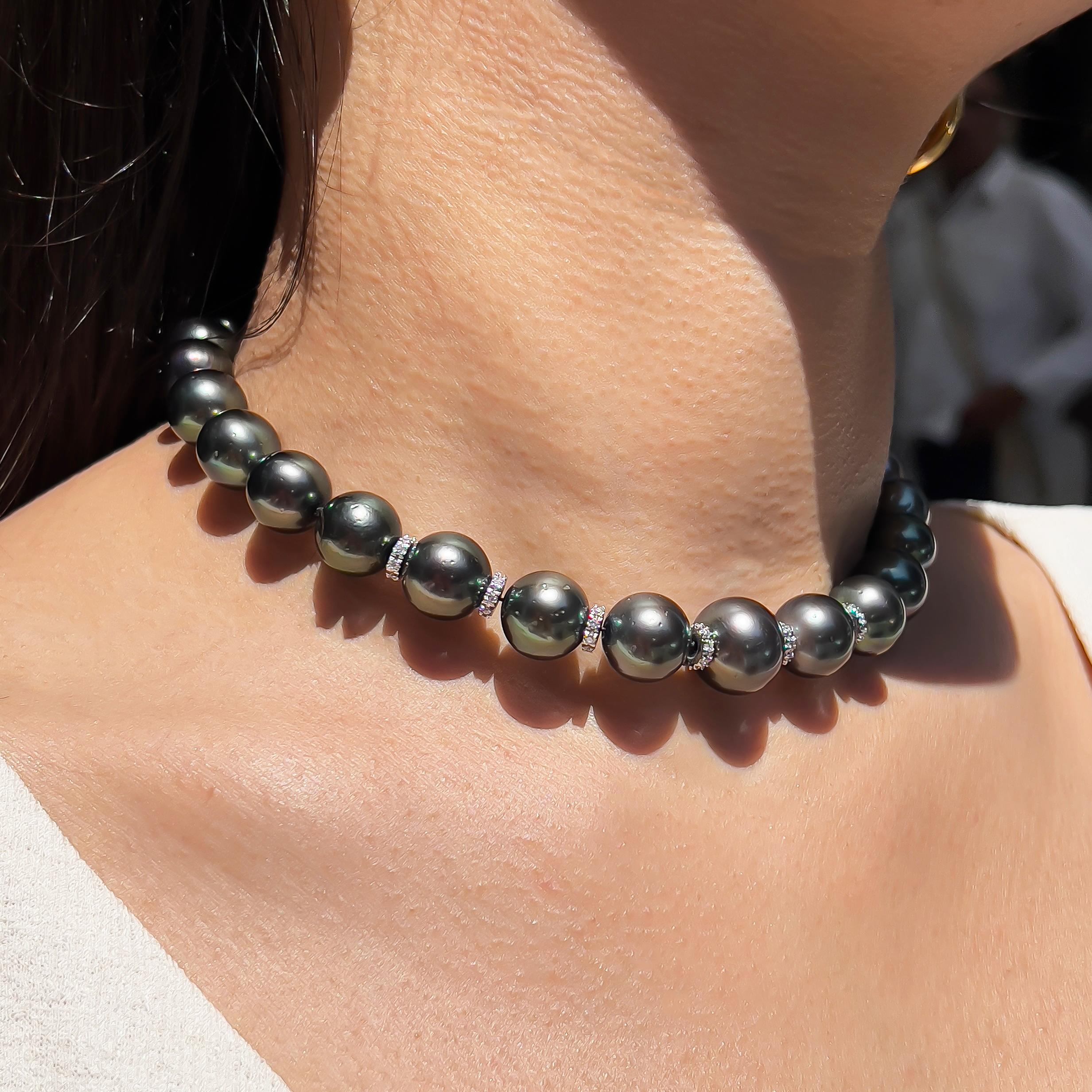 Tahiti-Schwarze Perlen-Choker-Halskette, 18 Karat Weißgold für Damen oder Herren im Angebot