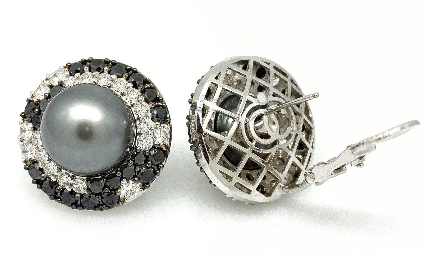 Tahitian Black Pearl Earrings with Black and White Diamonds in 18k White Gold For Sale 1