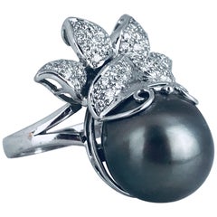 Tahitian Black Pearl Mermaid Ring, 18 Karat Signed and Numbered, 1.35 Carat