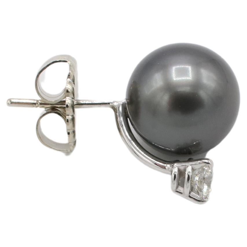 Pendientes de Oro Blanco con Perla Negra de Tahití y Diamante Natural en Excelente estado para la venta en  Baltimore, MD