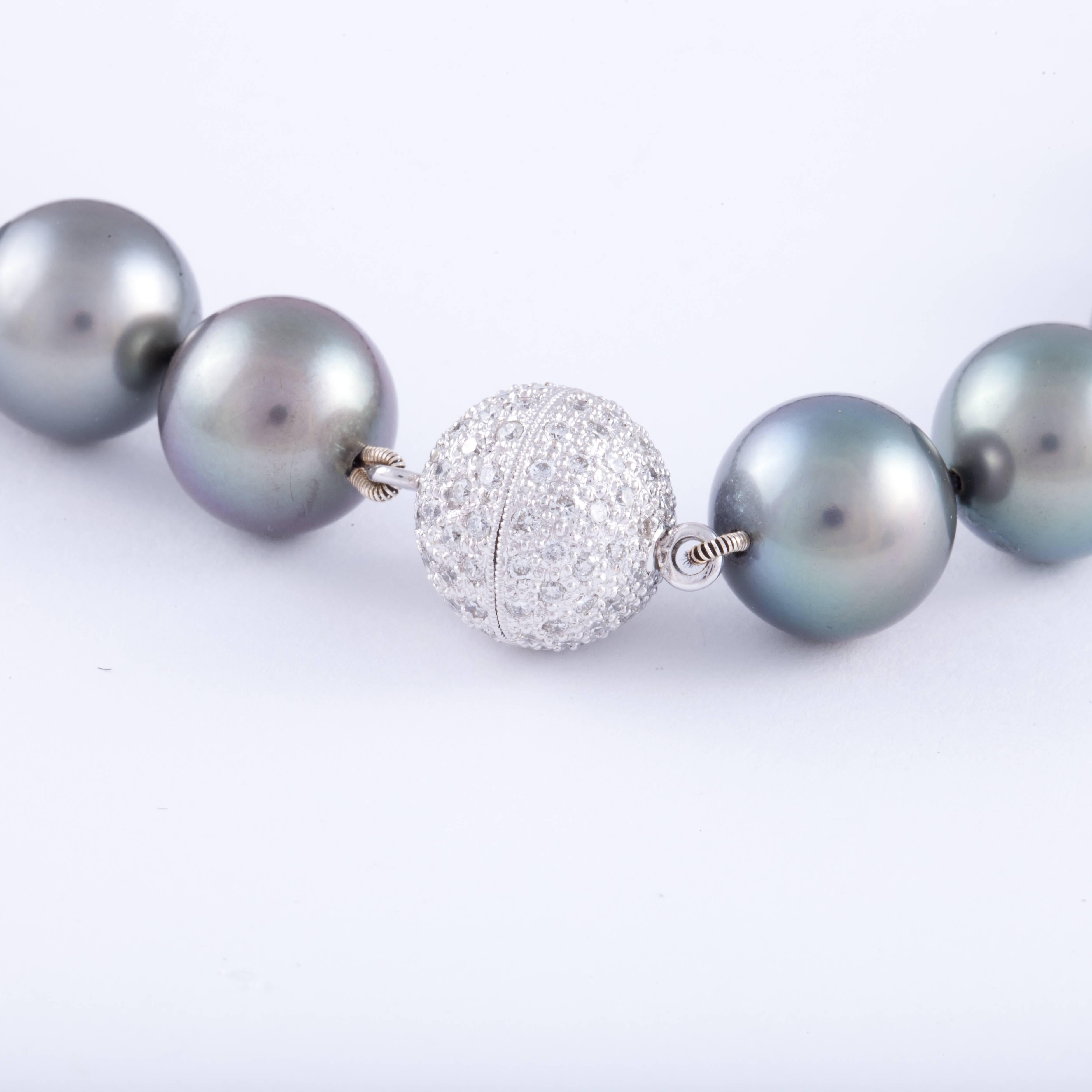 dark grey pearl necklace
