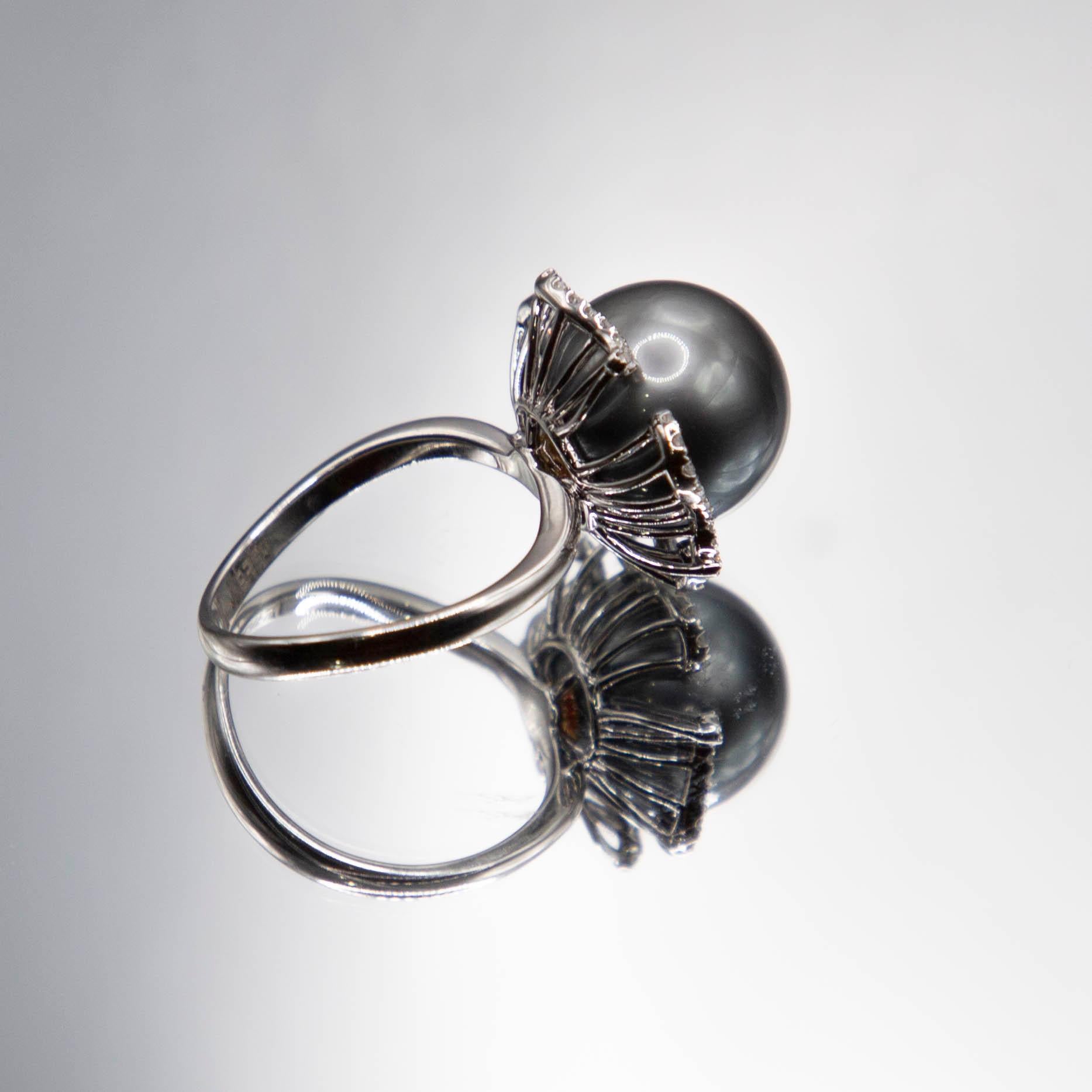 Tahitian Blackish -Grey 12.5mm Pearl Ring 14k White Gold with Fine Diamonds In New Condition For Sale In Birmingham, MI
