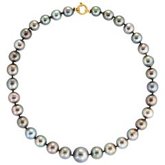 Vintage Tahitian Cultured Black Pearl Necklace Graduated 18 Karat Gold Estate