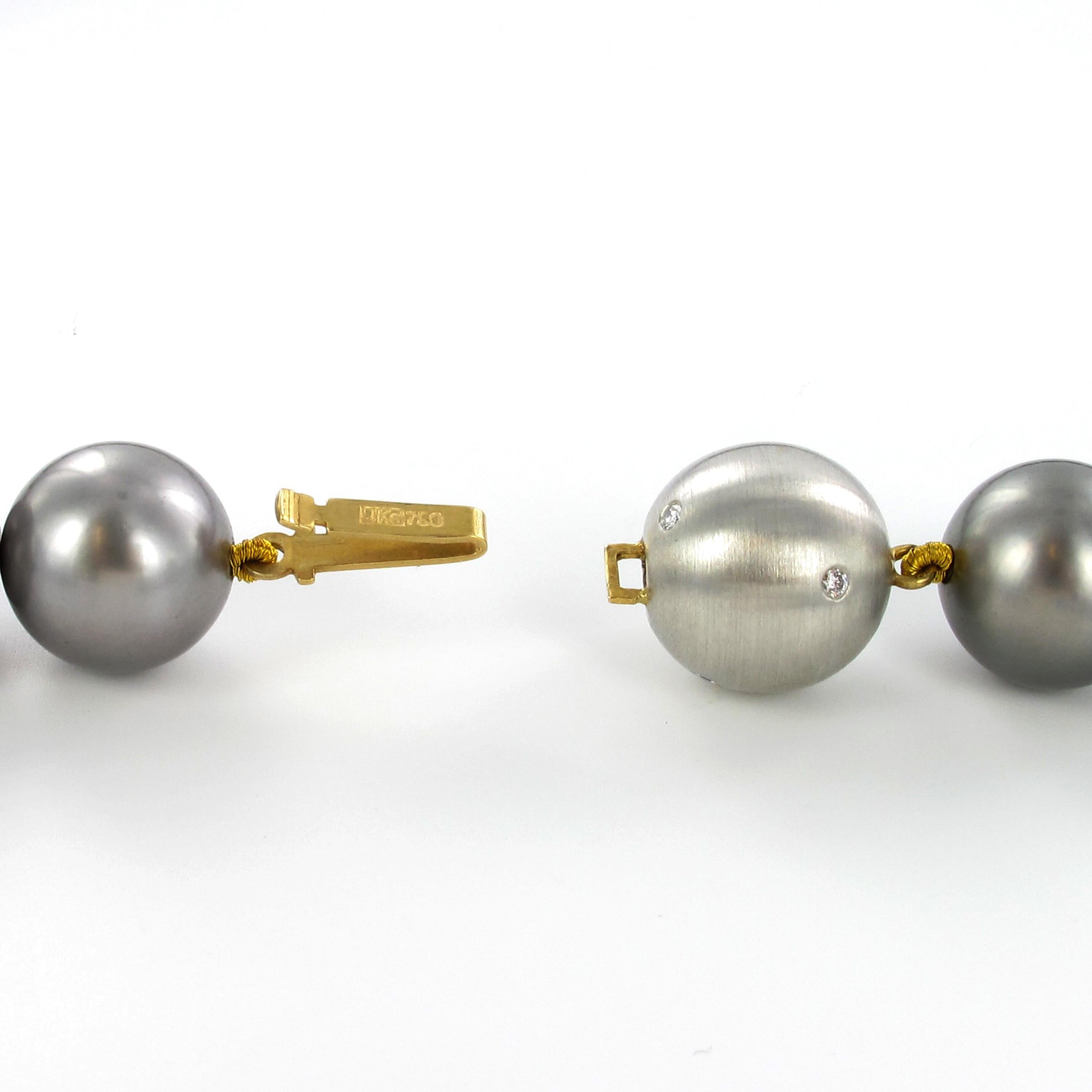 Collana con perle coltivate di Tahiti e diamanti in vendita 3