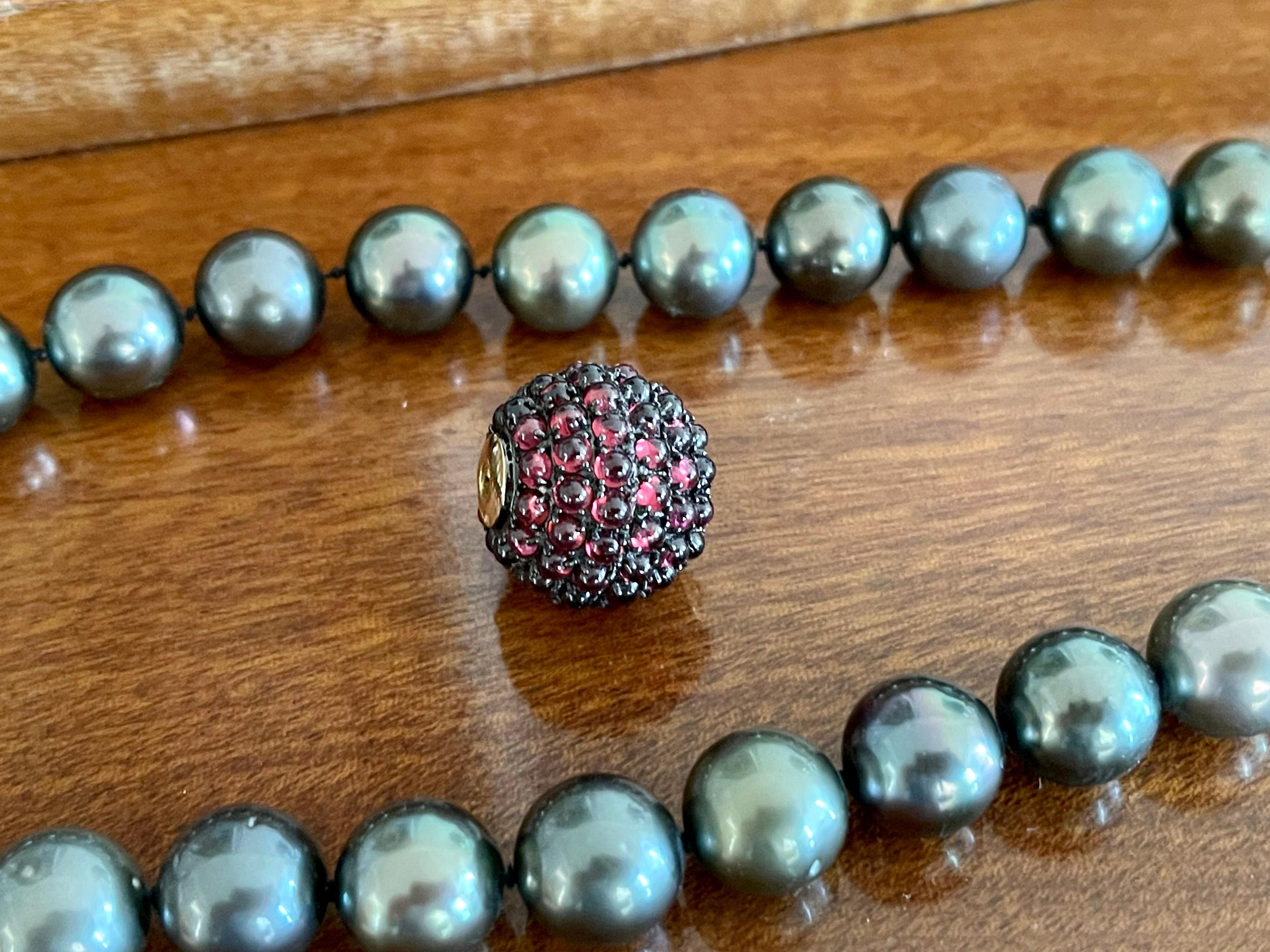 Tahitian Cultured Pearl Necklace with 18 White Gold Garnet Ball Clasp For Sale 6