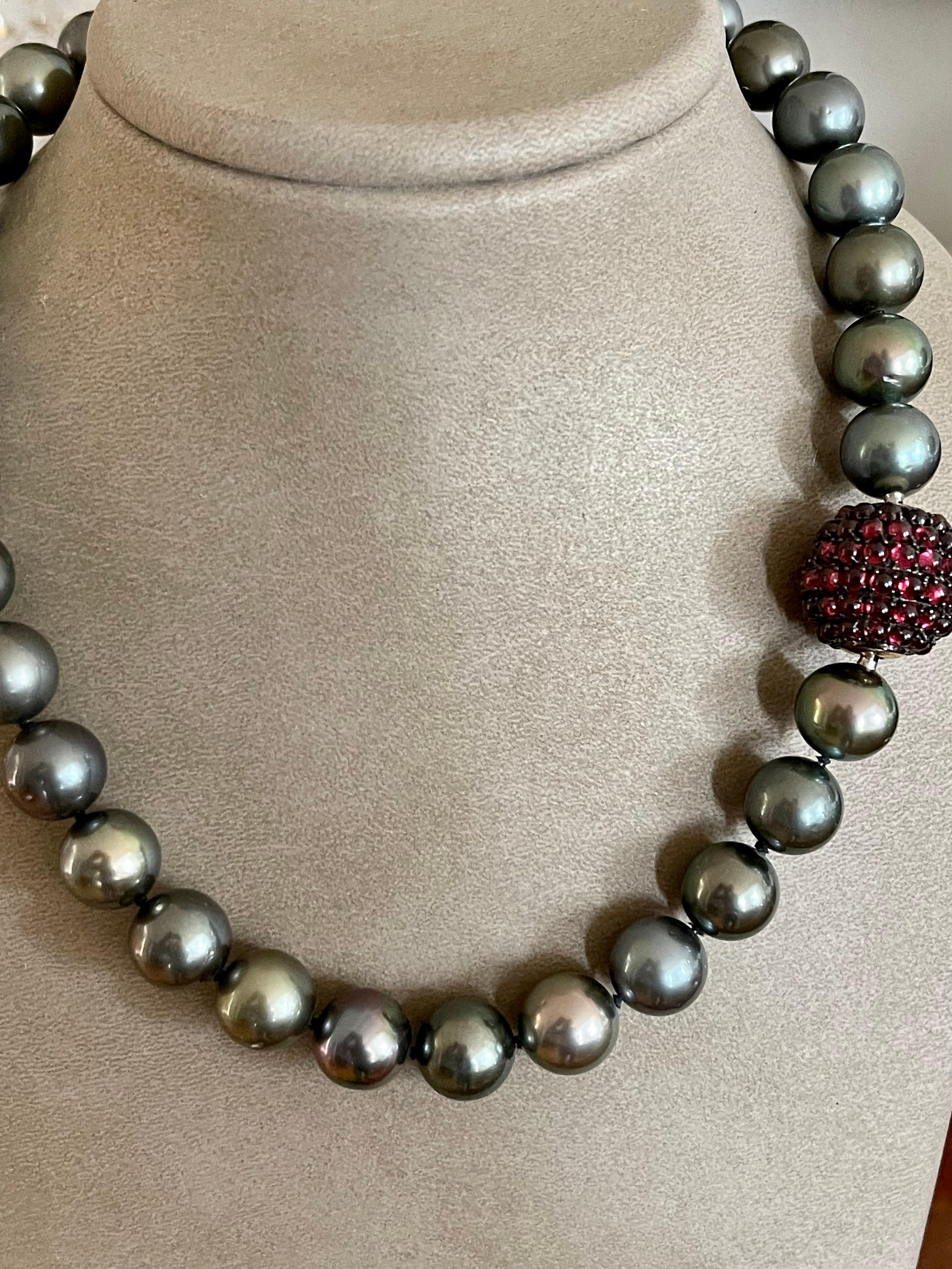 Tahitian Cultured Pearl Necklace with 18 White Gold Garnet Ball Clasp For Sale 1