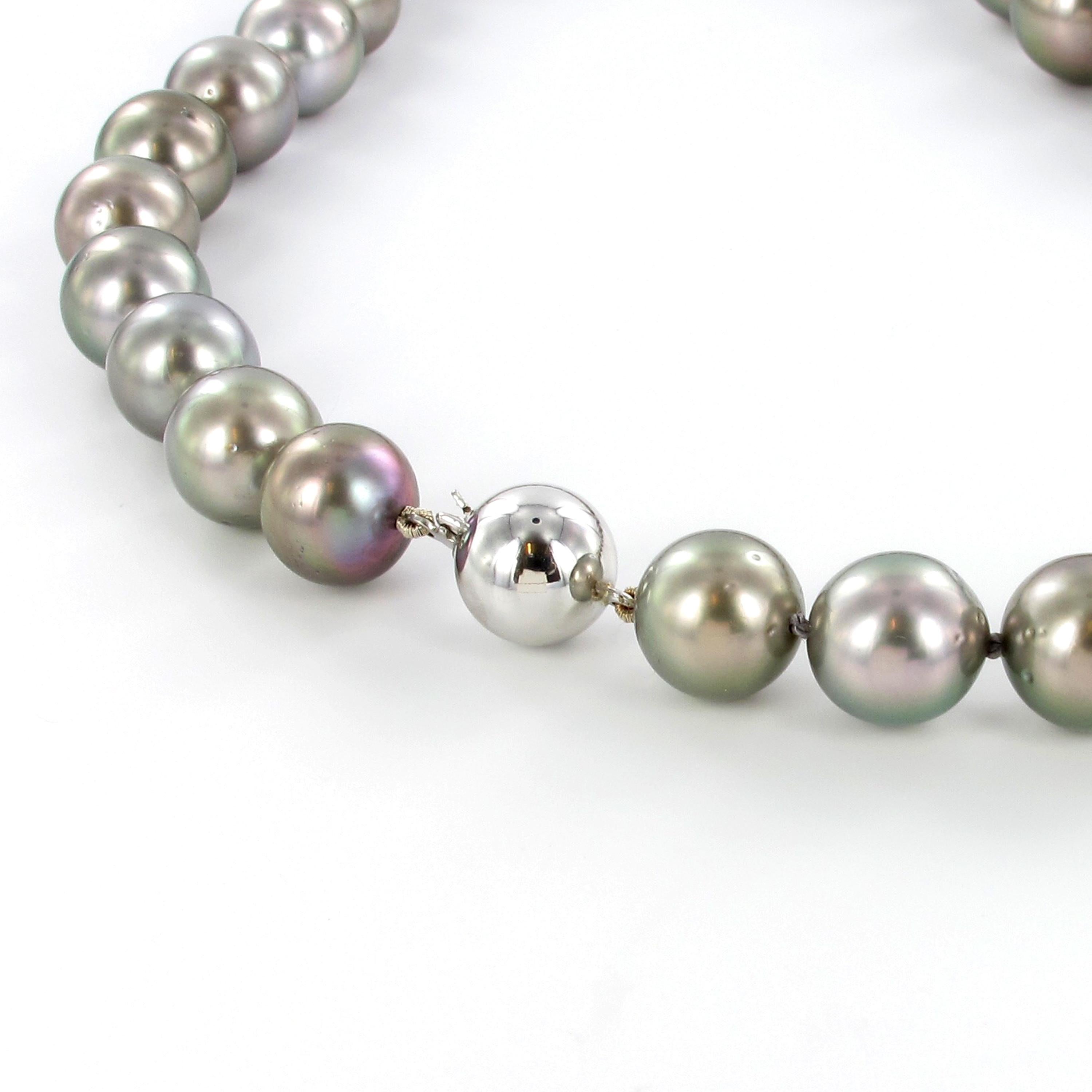 Bead Tahitian Cultured Pearl Necklace with White Gold Ball Clasp For Sale
