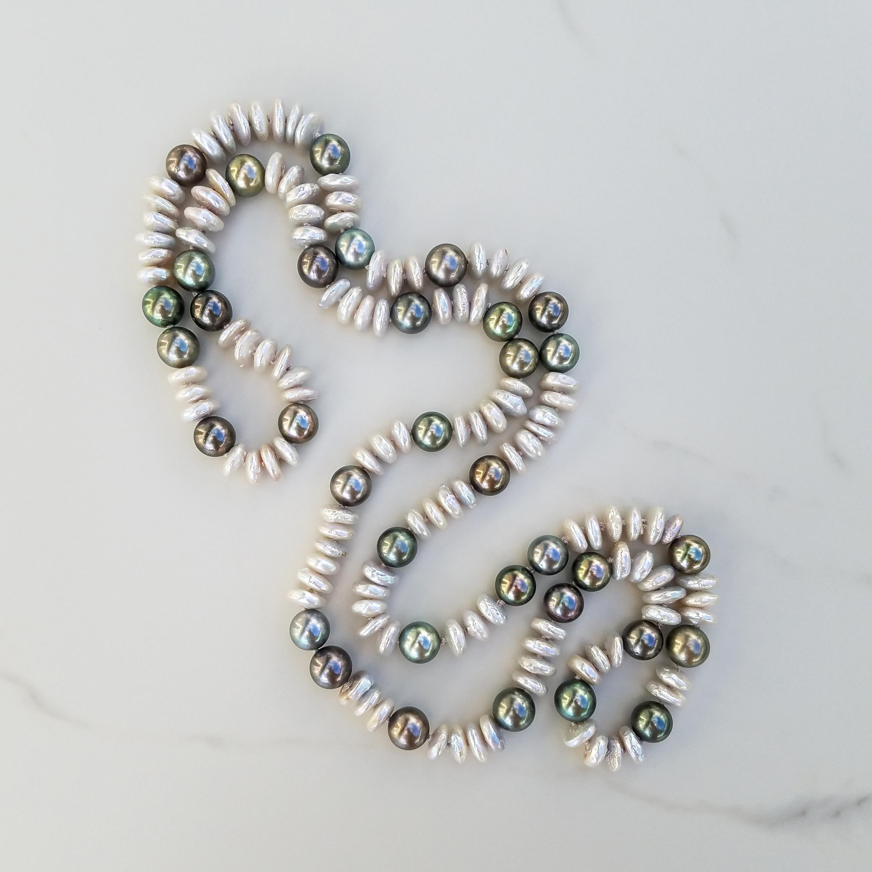 Artigiano Collana con perle nere di Tahiti e perle d'acqua dolce in vendita