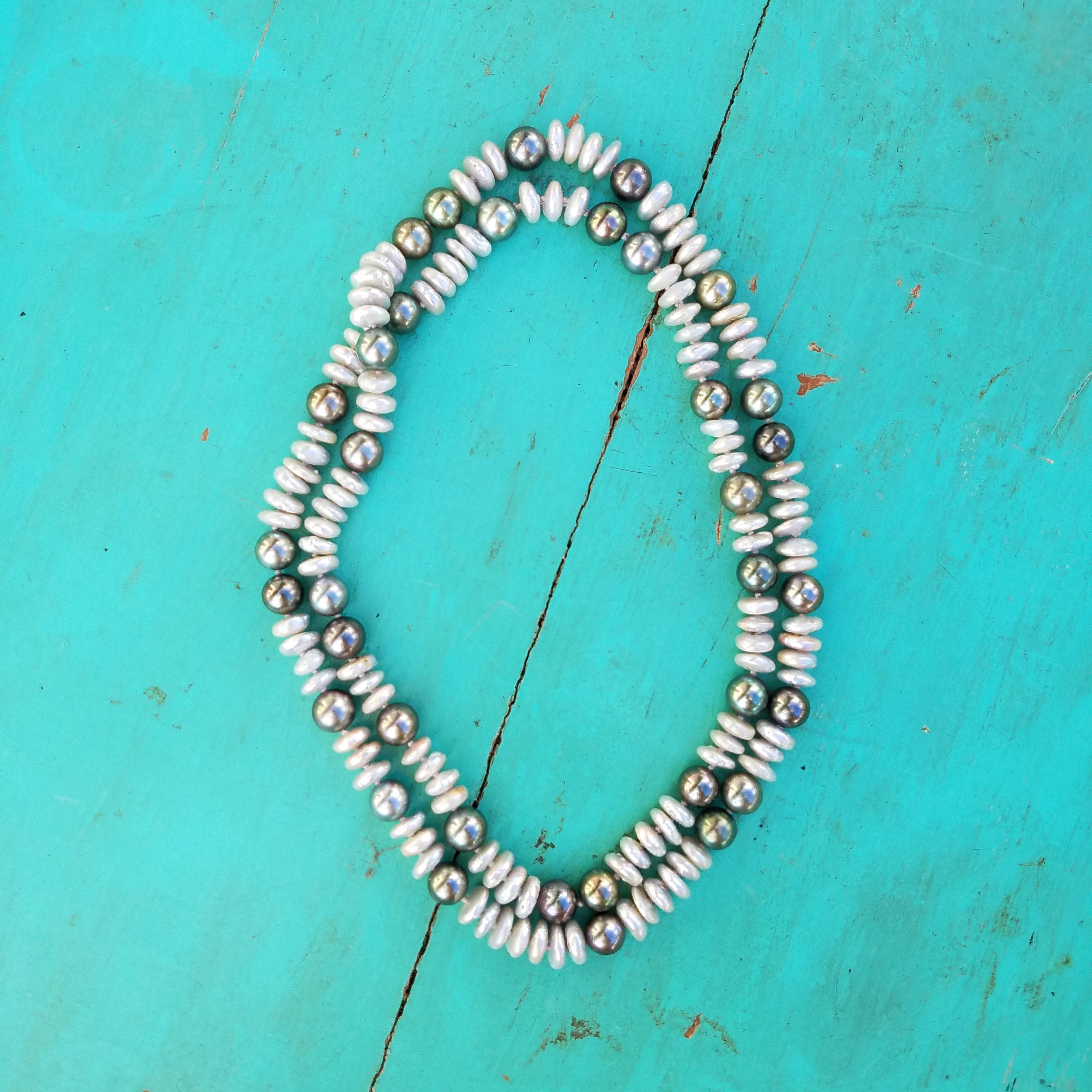 Collana con perle nere di Tahiti e perle d'acqua dolce In condizioni Nuovo in vendita a Kailua Kona, HI
