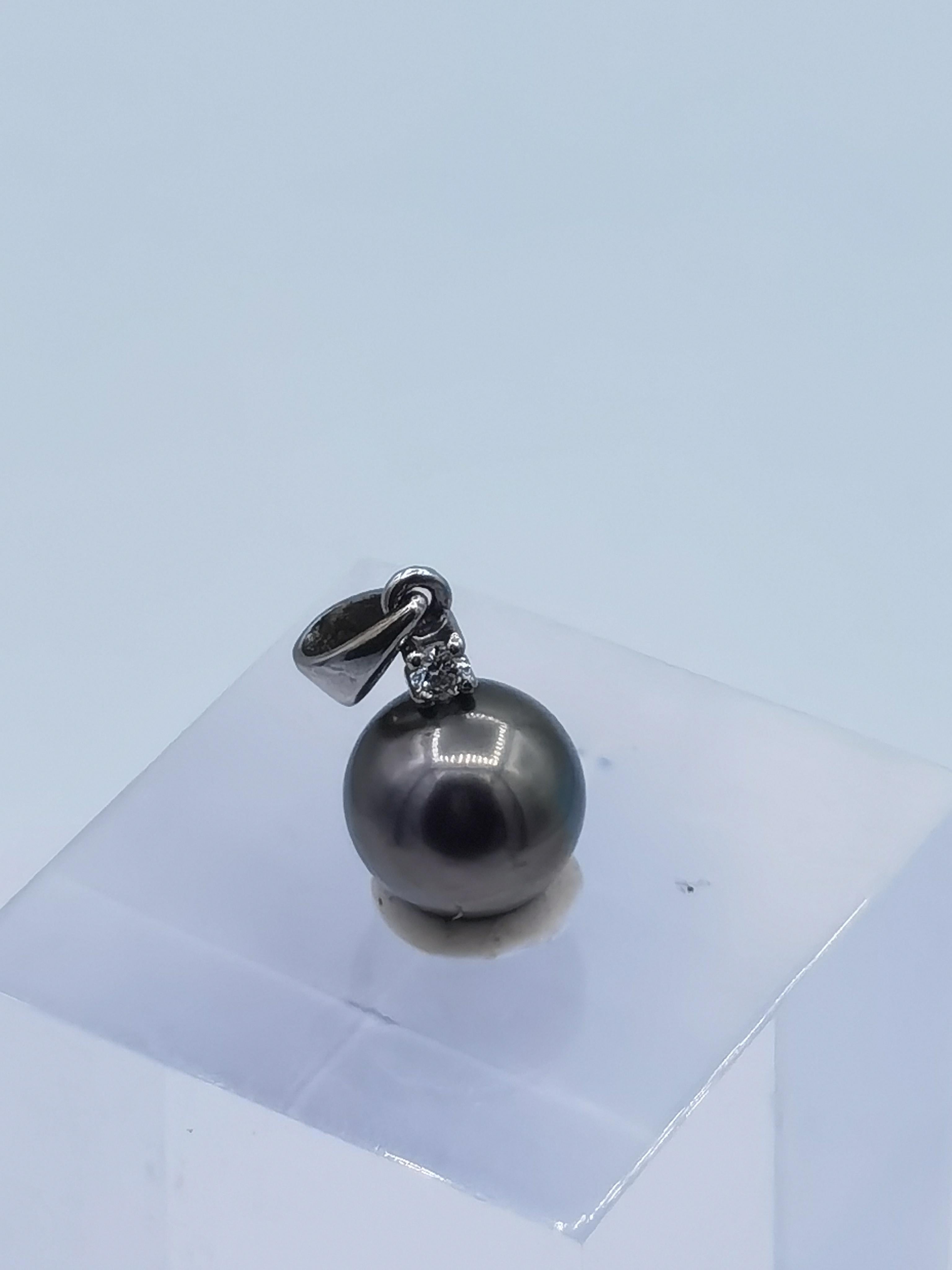 Tahitian gray 8 mm pearl 0.05 ct diamond 18 k gold For Sale 2