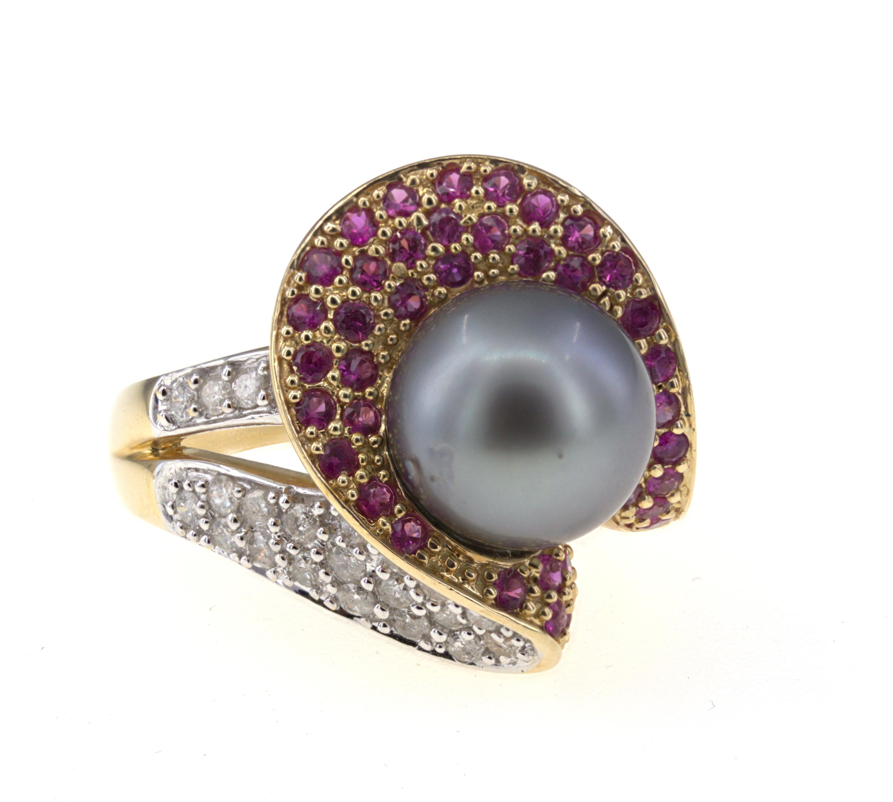 Tahitian Gray Cultured Pearl, Ruby, Diamond, 14K Yellow Gold Ring For Sale 3
