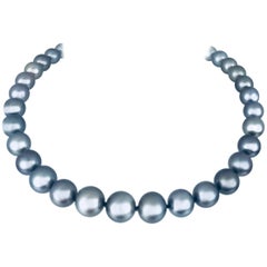 Vintage Tahitian Gray Graduated, Contemporary Gold Classic