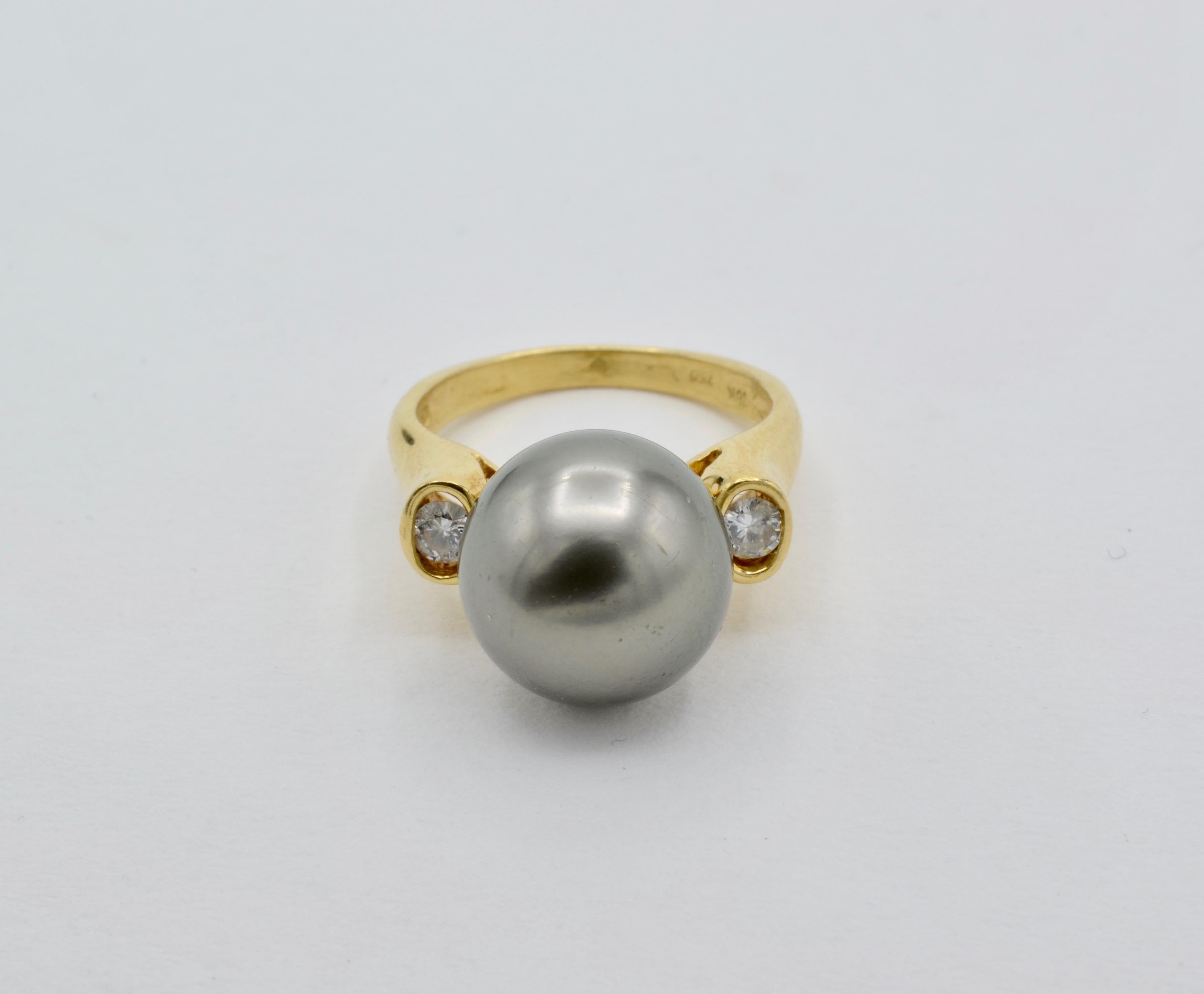 Modernist Modern Tahiti Pearl Grey Diamond Yellow Gold Ring