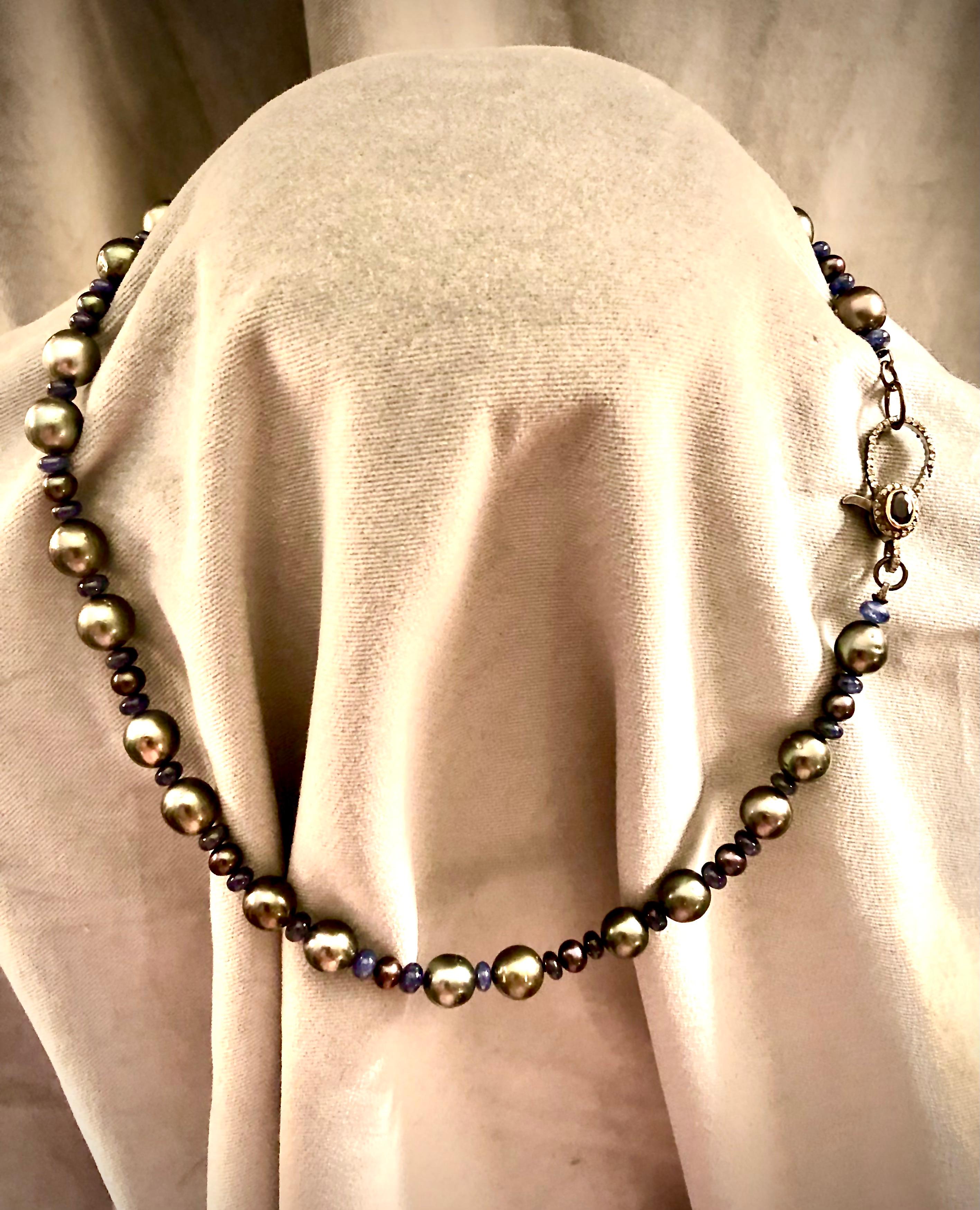 Edwardian Tahitian grey pearls and sapphire necklace For Sale