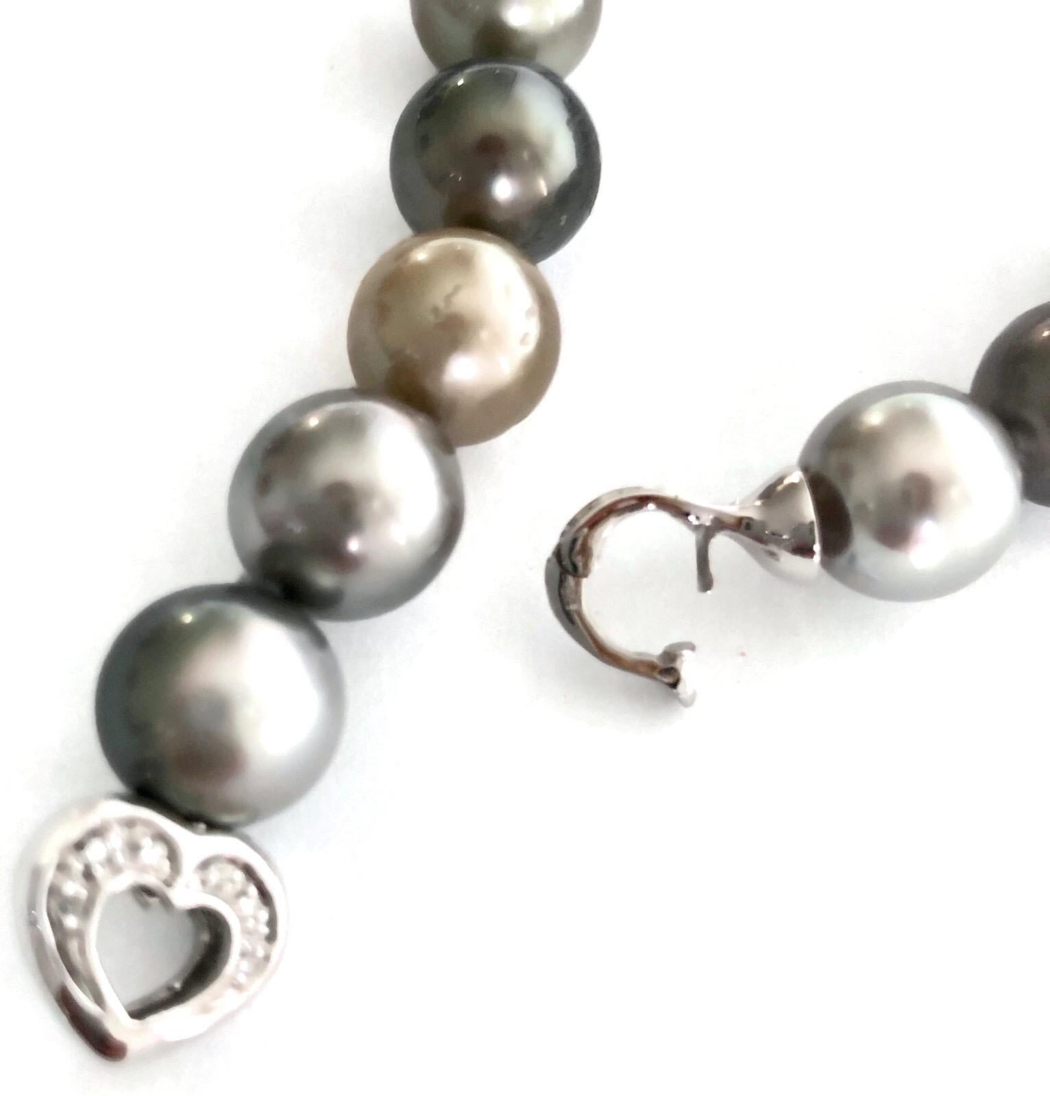 Tahitian Multicolored Gray Pearls with White 18 Karat Gold Adjustable Clasp In New Condition For Sale In New York, NY