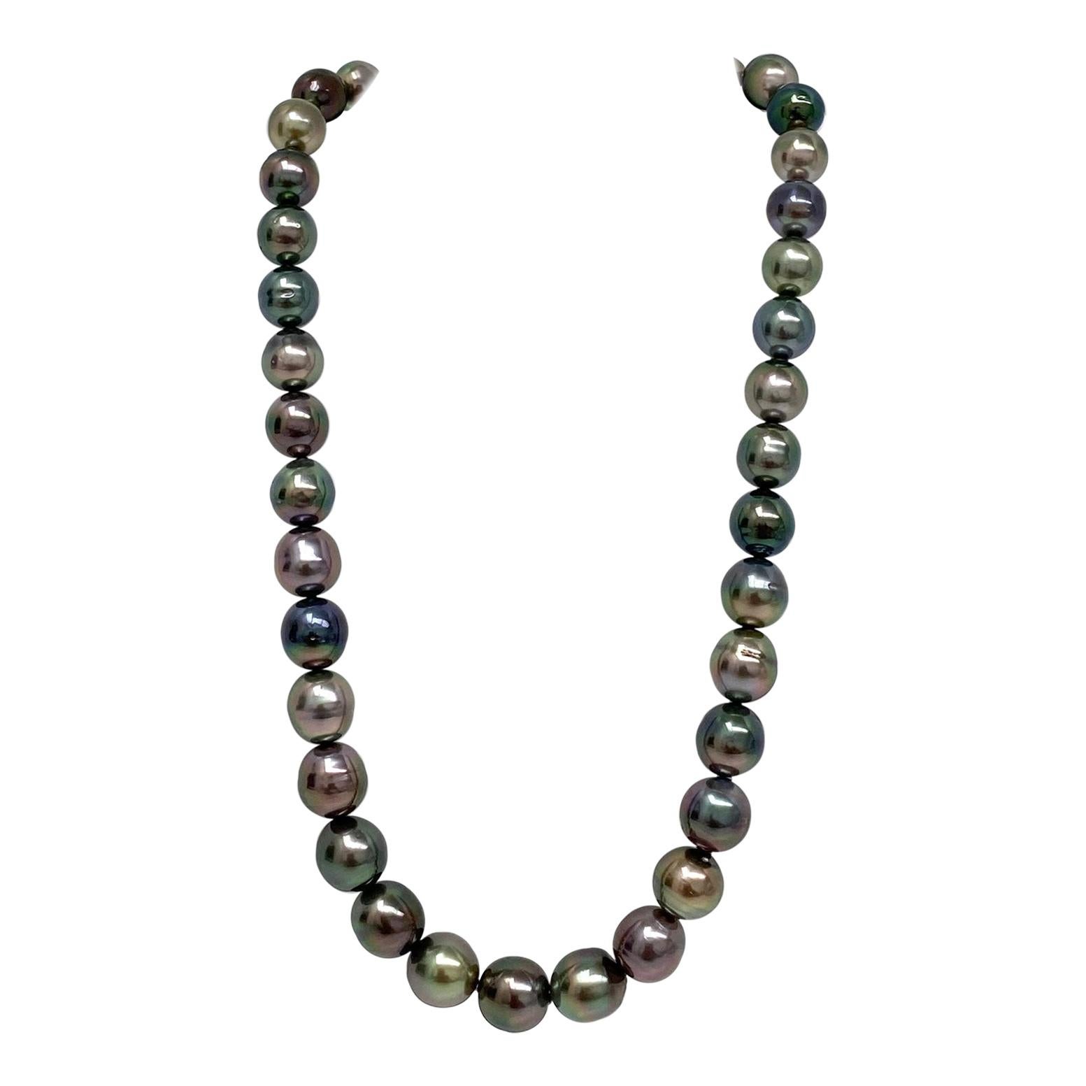 Tahitian Multicolor Oval Pearl Necklace with Gold Clasp For Sale