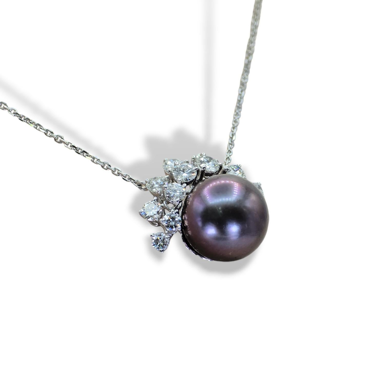 Colgante de perla negra natural de Tahití de oro blanco de 18k 750 y diamante natural Contemporáneo en venta