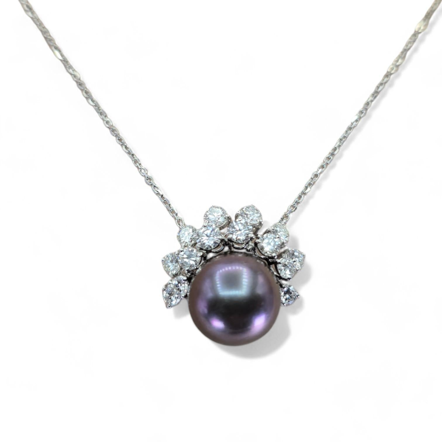 Colgante de perla negra natural de Tahití de oro blanco de 18k 750 y diamante natural en Excelente estado para la venta en New York, NY