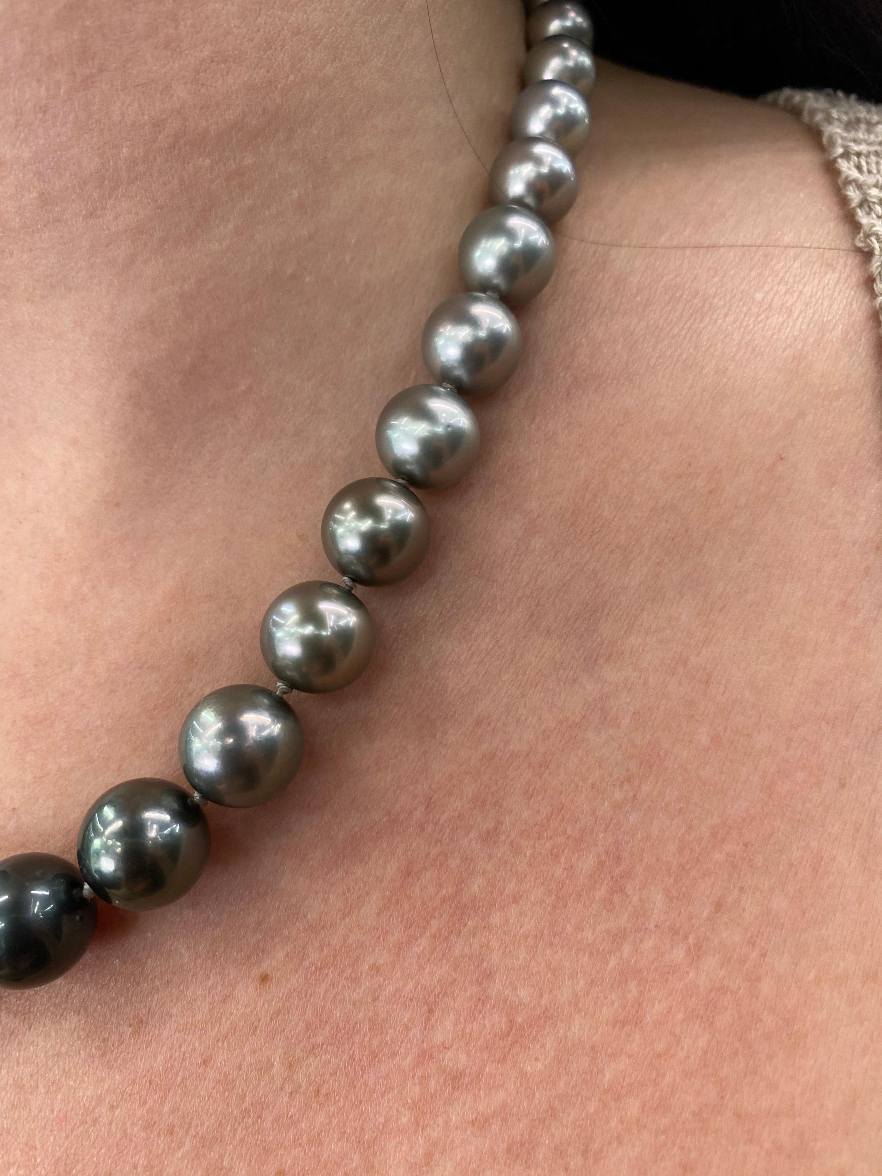 Tahitian Ombre Pearl Necklace 14 Karat White Gold 1