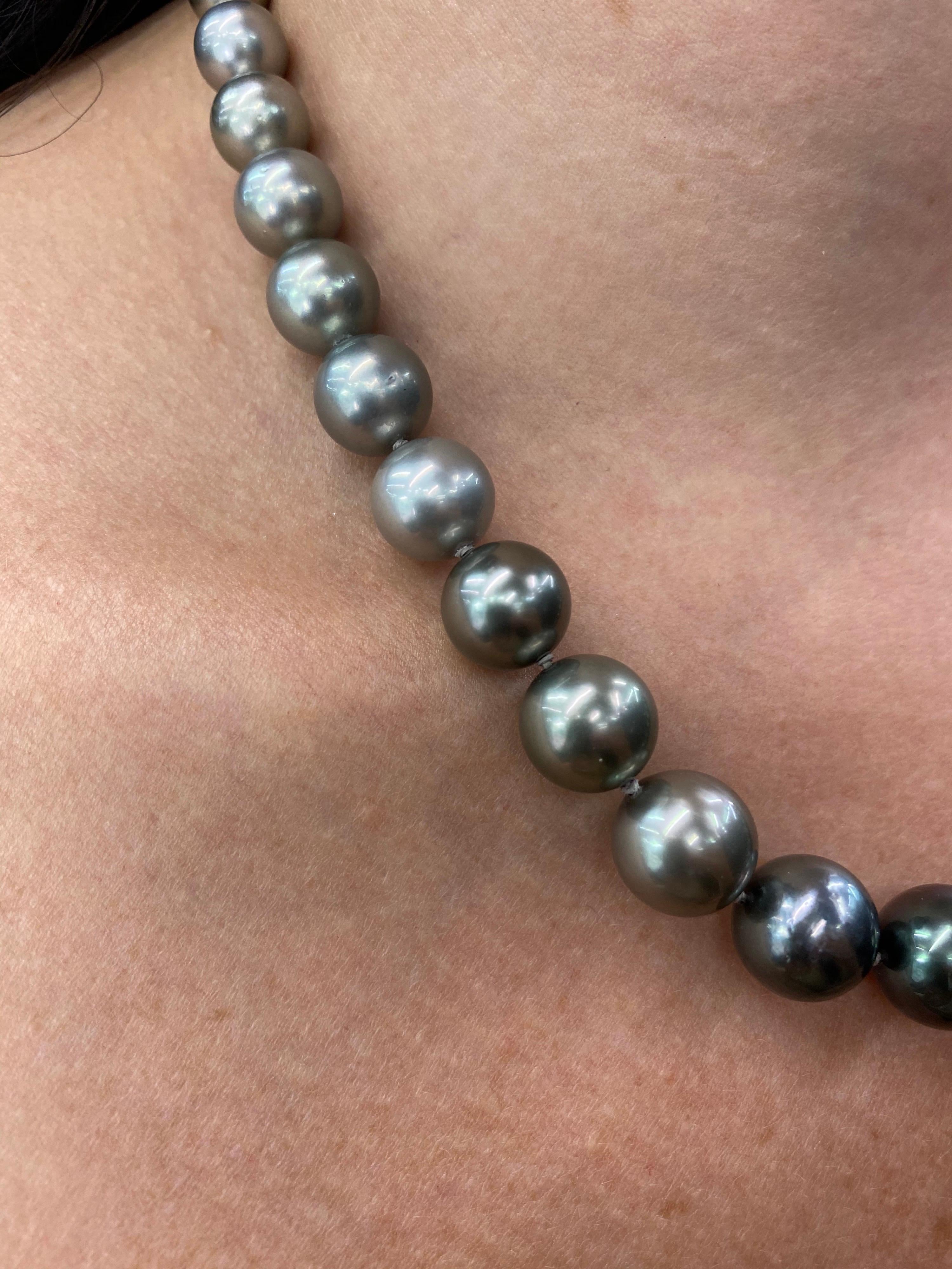 Tahitian Ombre Pearl Necklace 14 Karat White Gold 2