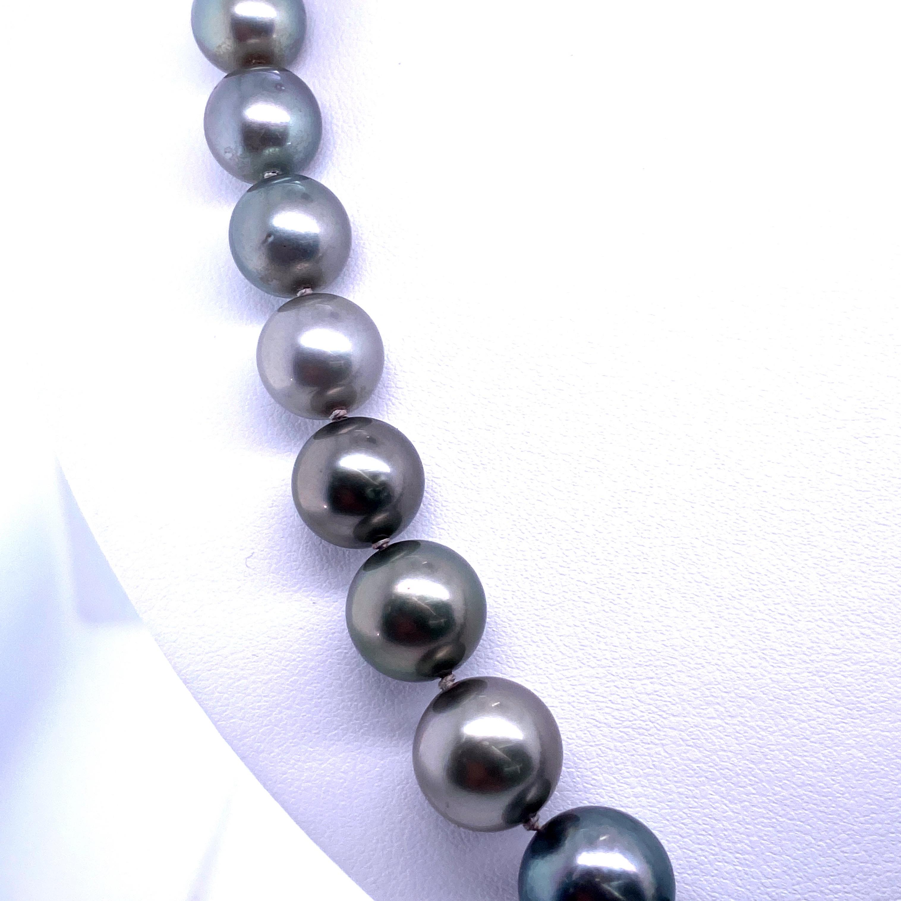 Tahitian Ombre Pearl Necklace 14 Karat White Gold In New Condition In New York, NY