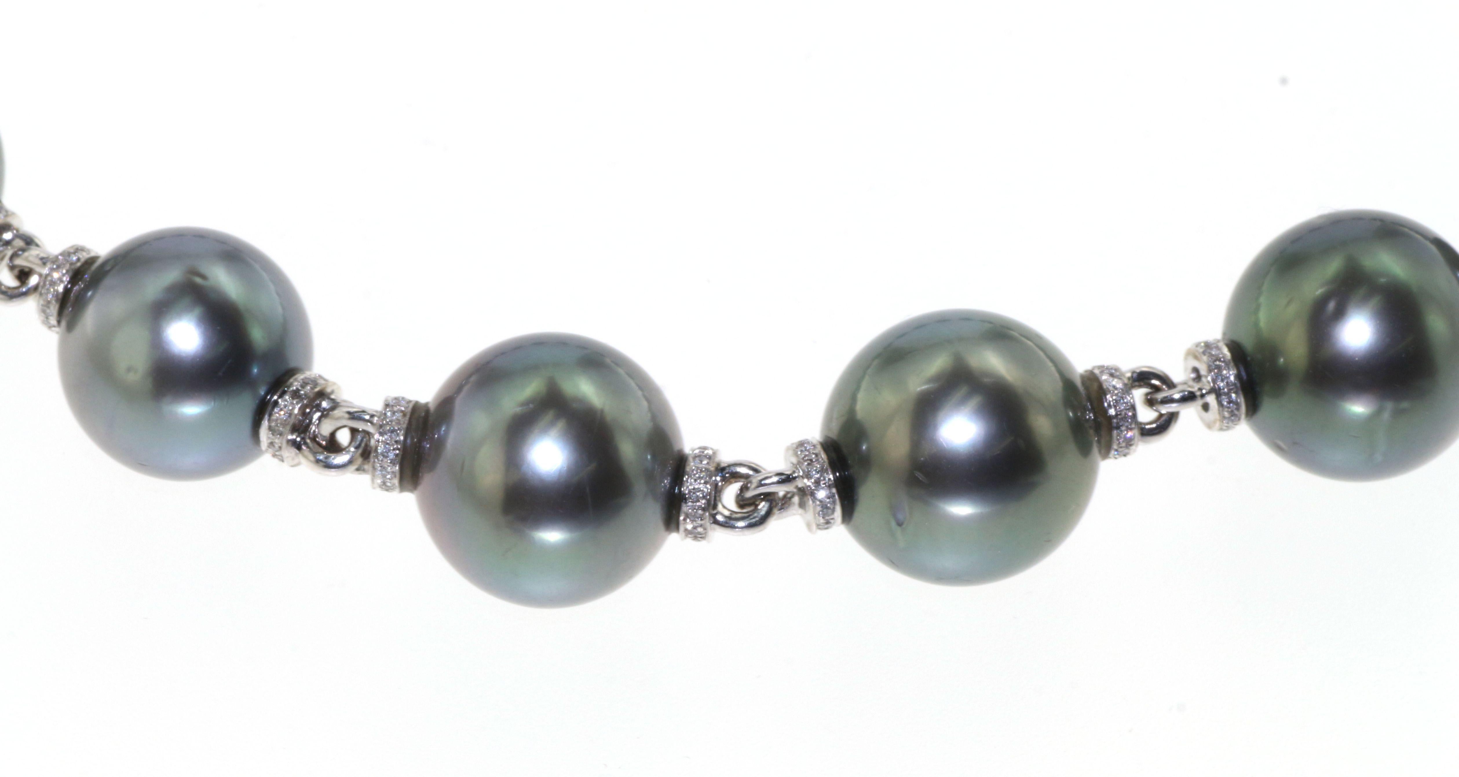 Tahitian Pearl 18K Gold Diamond Rondell Necklace In New Condition For Sale In Hong Kong, HK