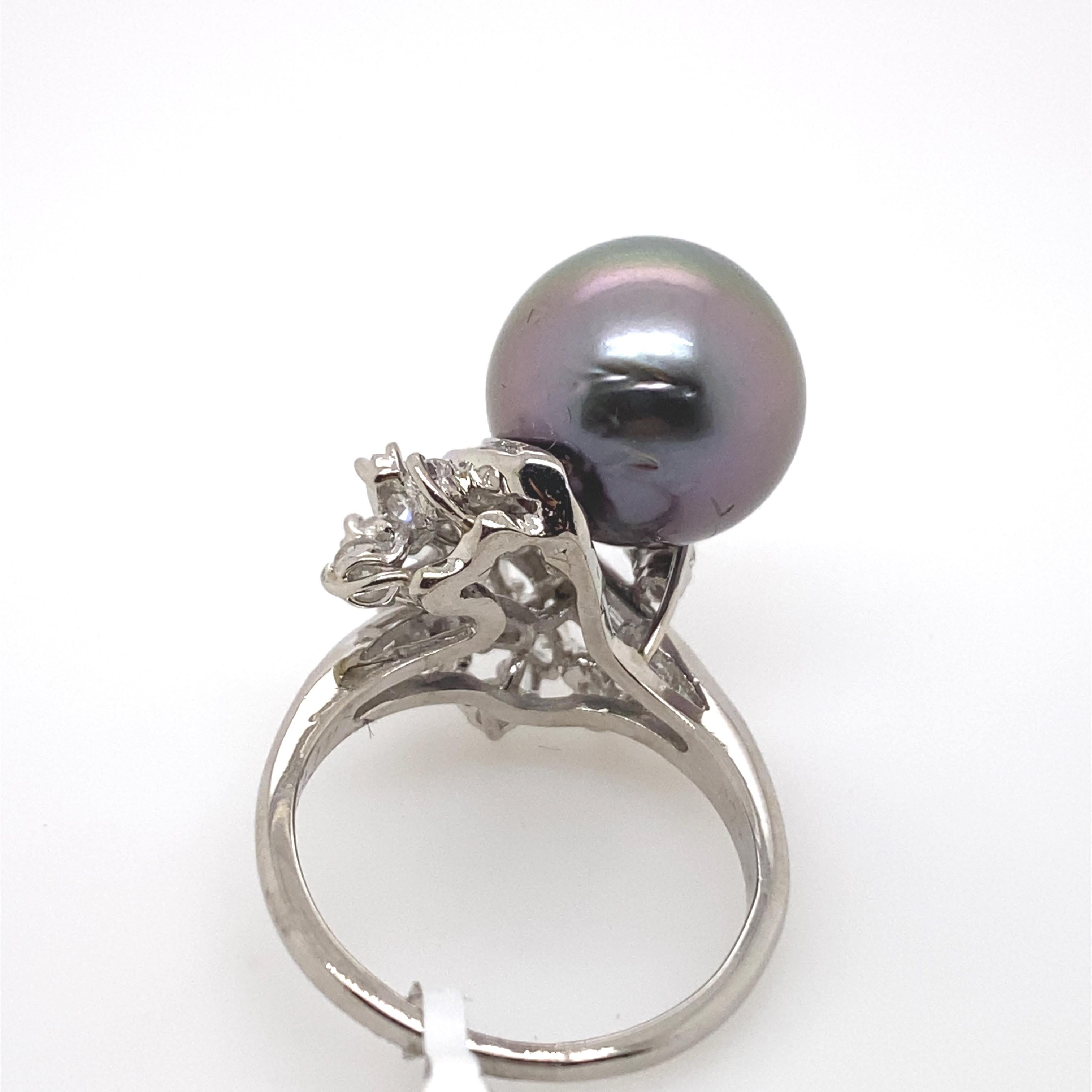 Tahitian Pearl and 1.15 Carat Diamond Cluster Ring Platinum In New Condition For Sale In BEVERLY HILLS, CA