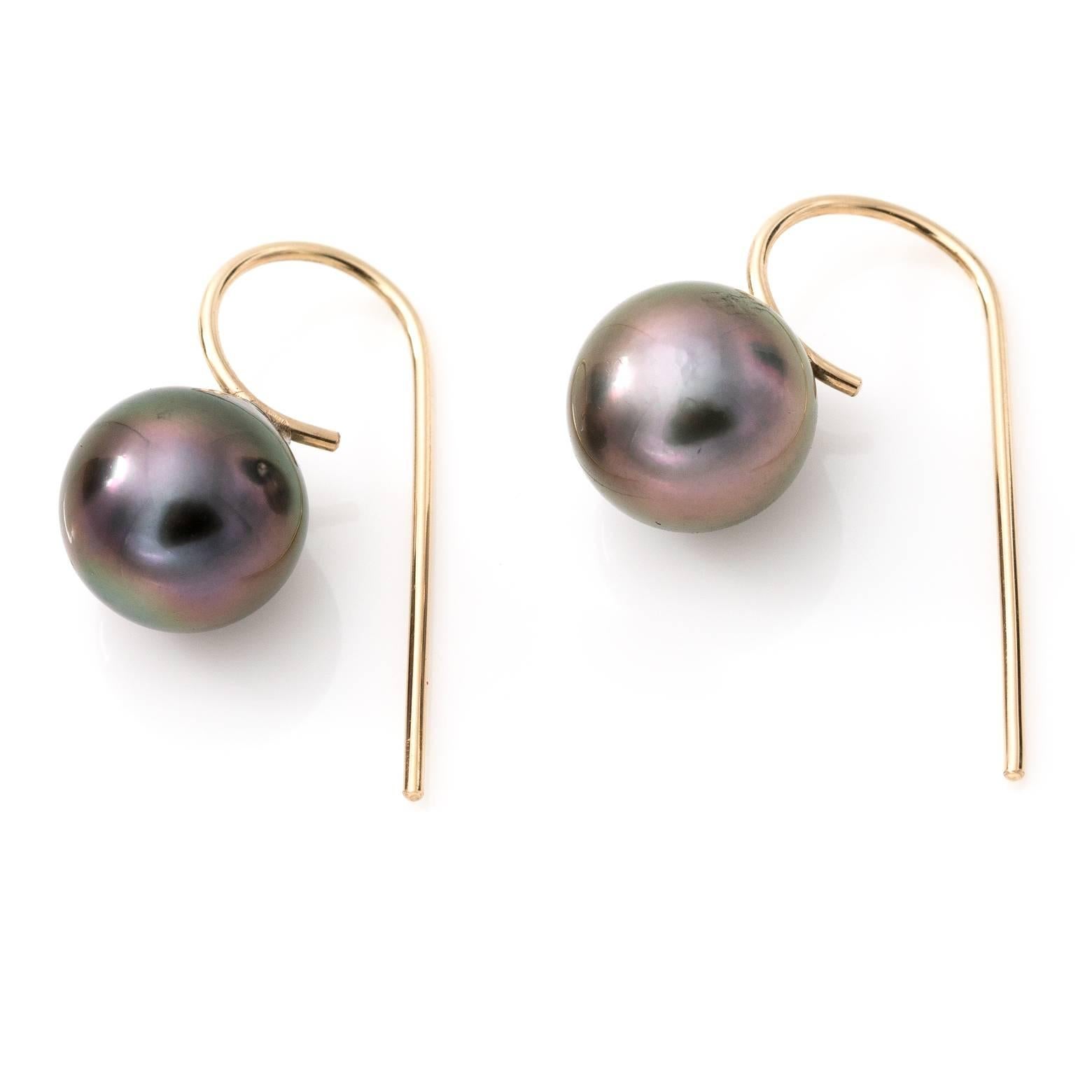 Tahitian Pearl and 18 Karat Gold Earrings In Excellent Condition In Berkeley, CA
