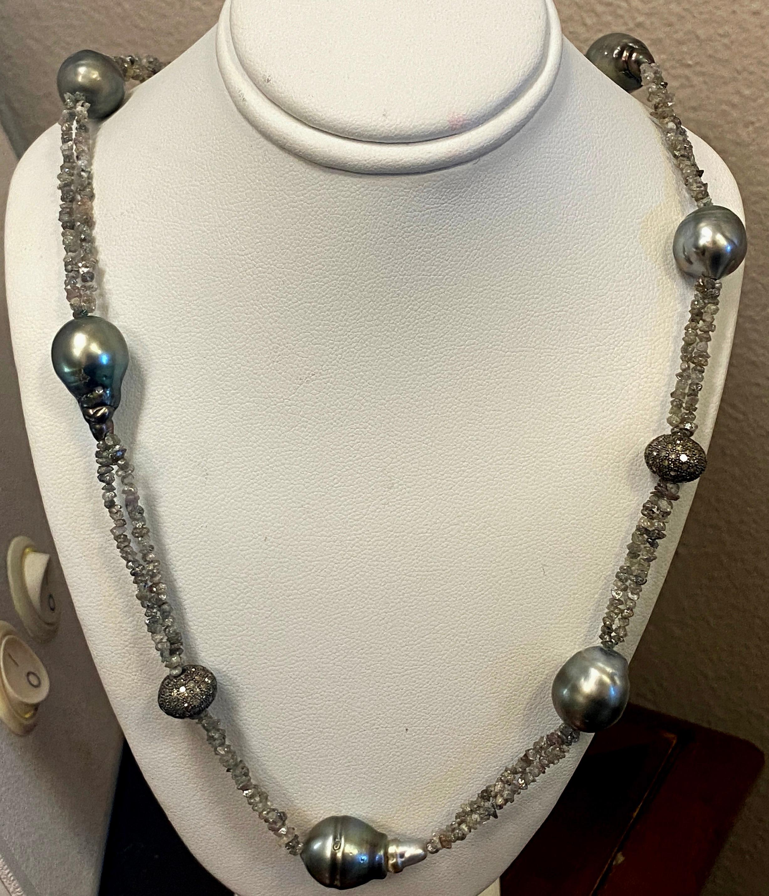 Tahitian Pearl and Black Diamond Necklace In Excellent Condition For Sale In Palm Desert, CA