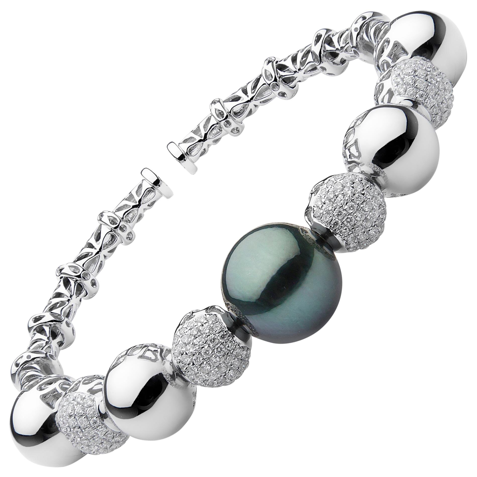Bracelet jonc en or blanc 18 carats avec perles de Tahiti et diamants