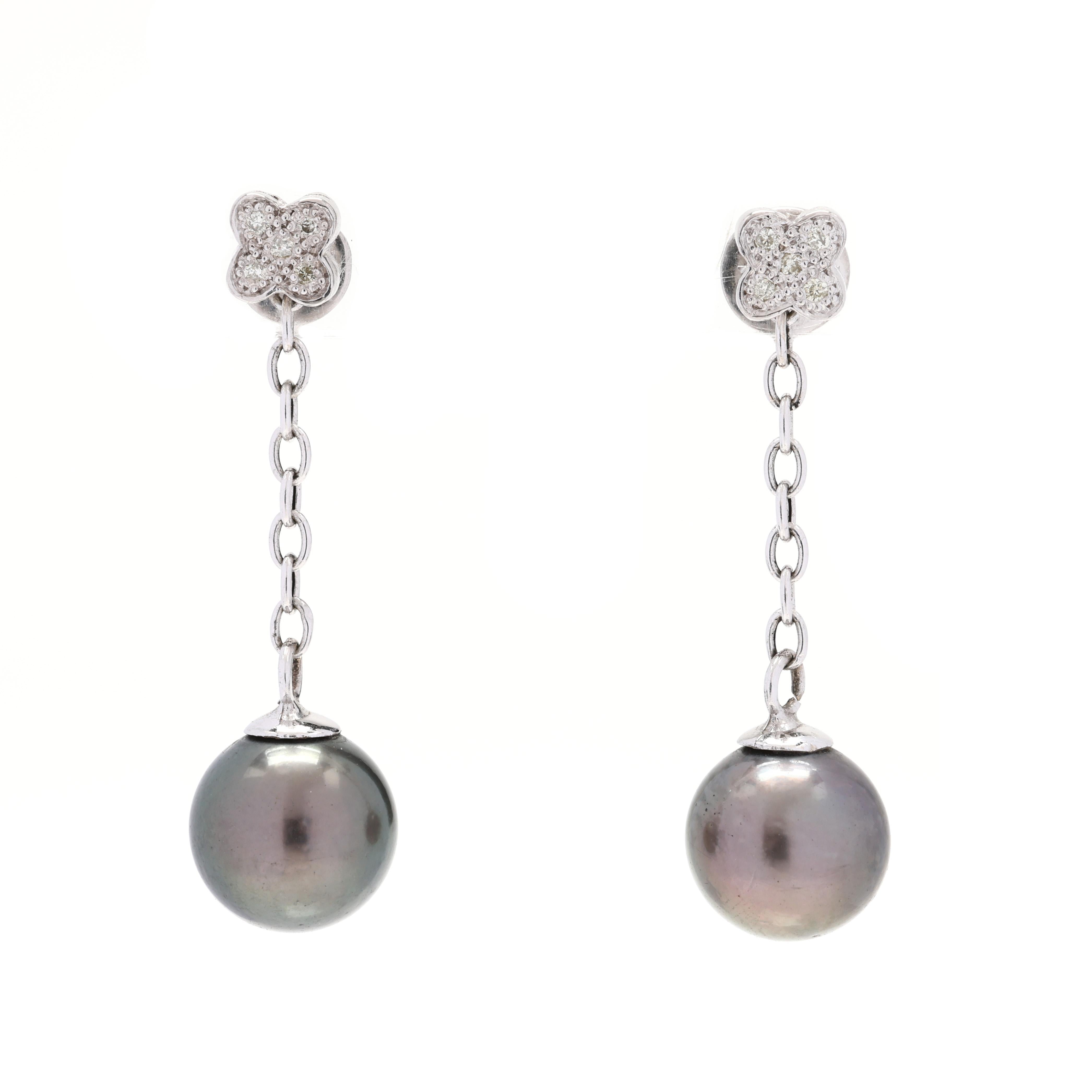 Tahitian Pearl and Diamond Dangle Earrings, 14k White Gold, Length 1.75 Inches In Good Condition For Sale In McLeansville, NC