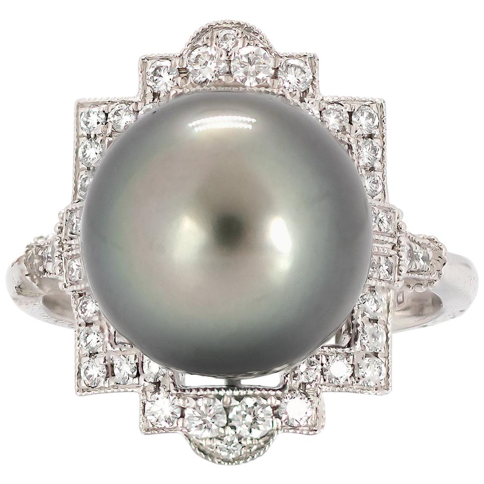 Bague de style déco en platine sertie de perles de Tahiti de 12,15 mm et de diamants en vente