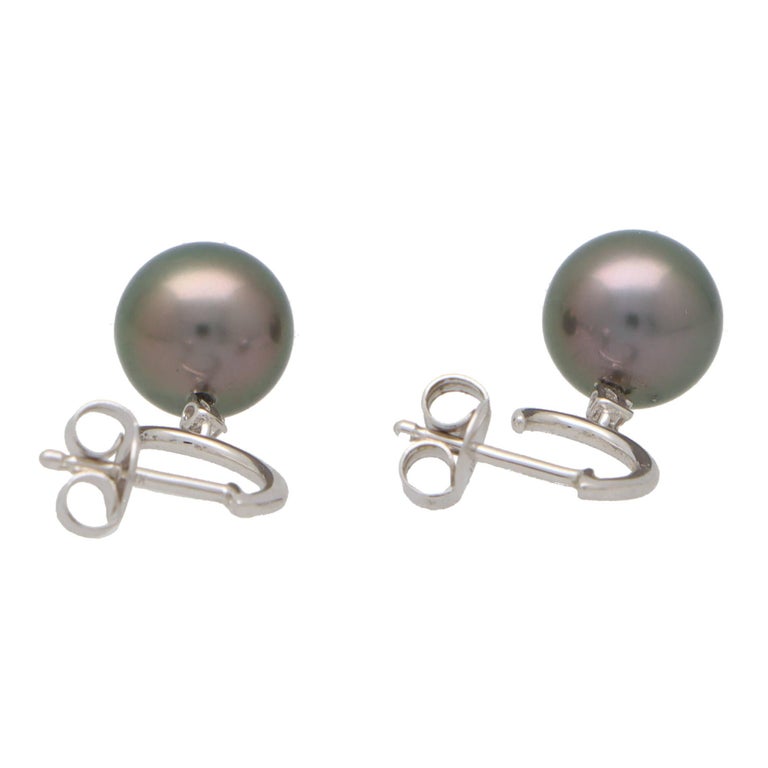Tahitian Pearl and Diamond Hoop Earrings Set in 18k White Gold In New Condition For Sale In London, GB