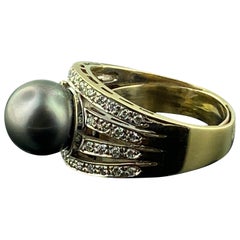 Tahitian Pearl and Diamond Ring in 14 Karat Yellow Gold