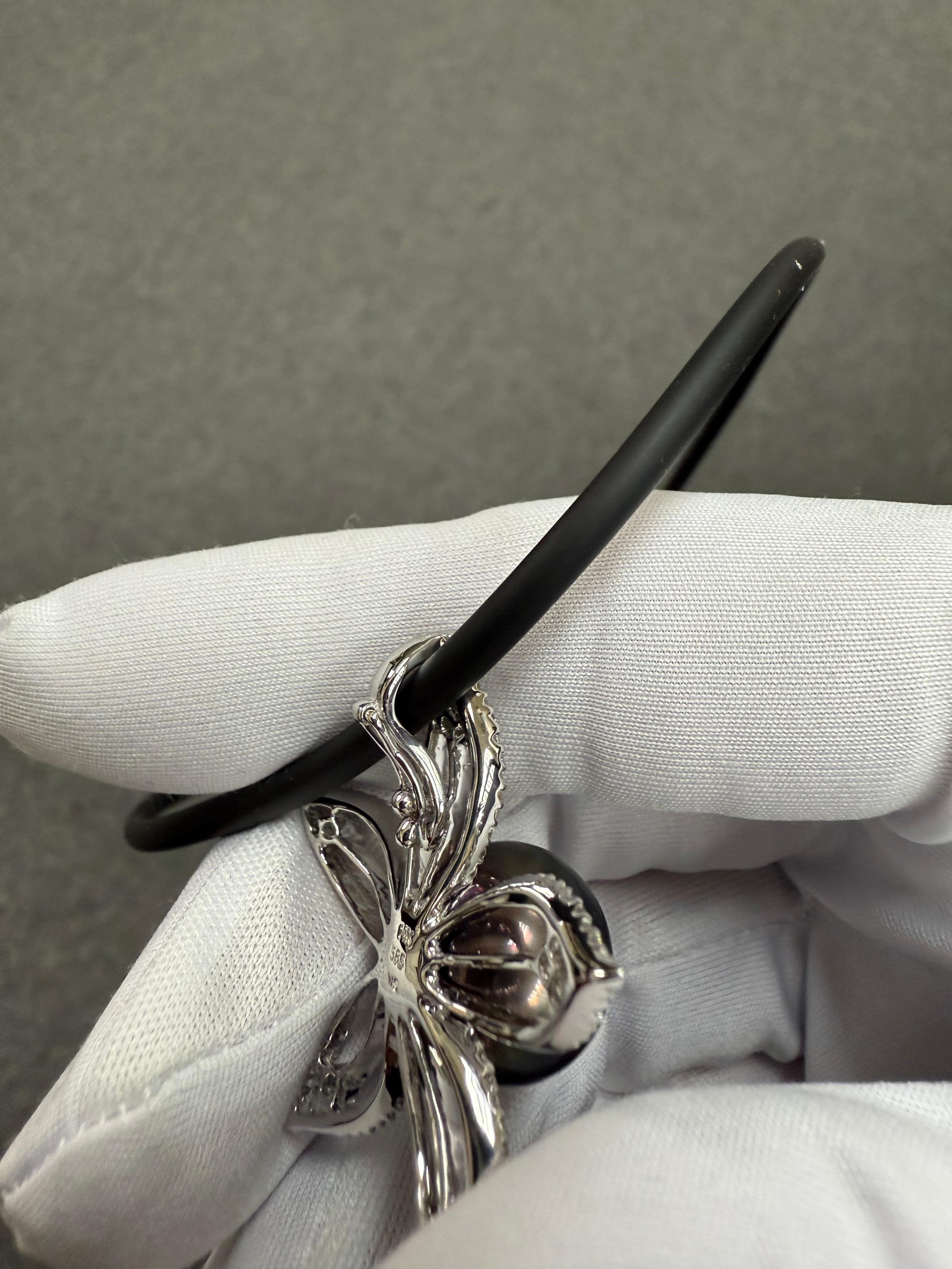 Collier pendentif en or blanc avec perles de Tahiti et diamants en vente 5