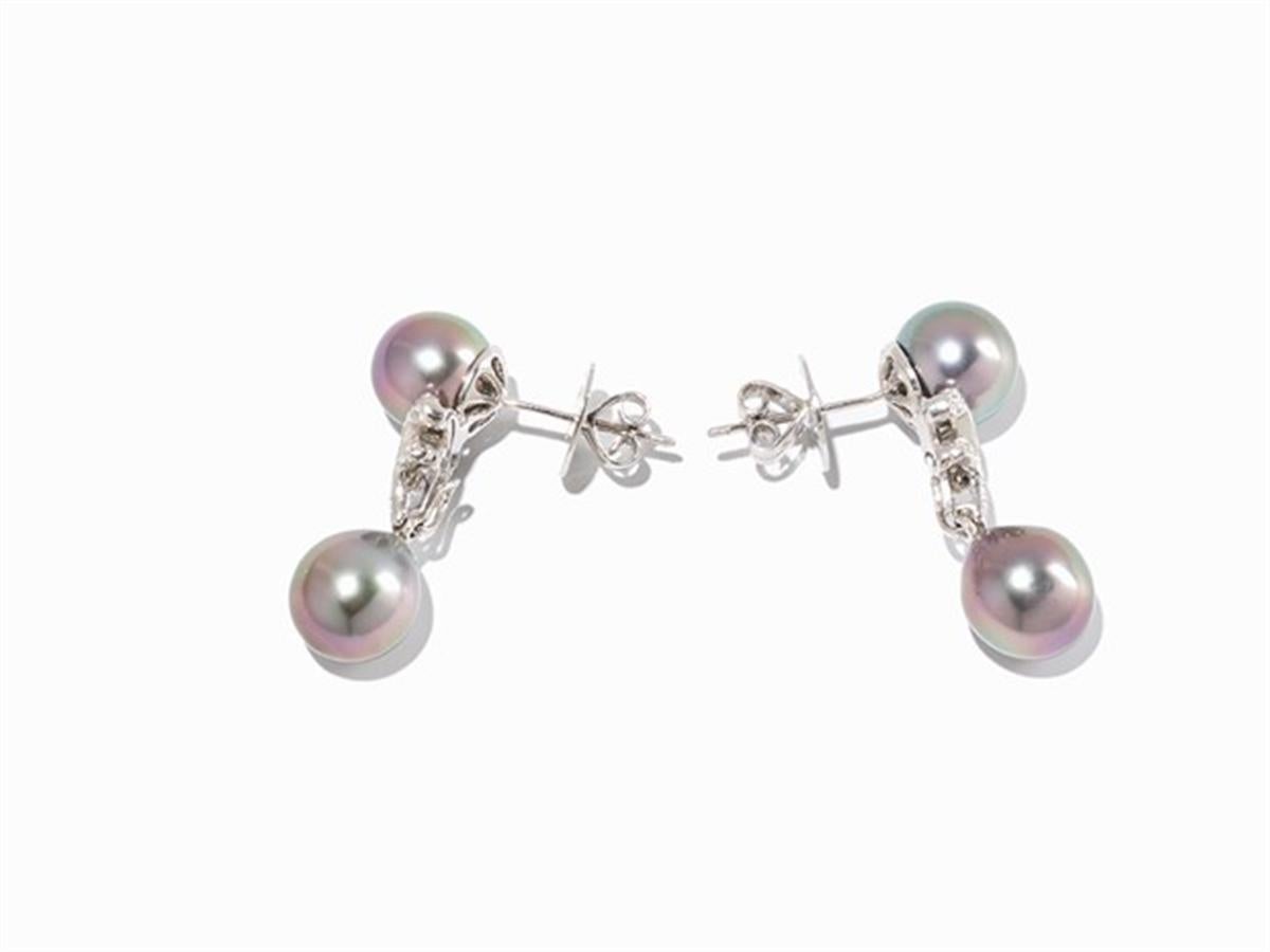 Tahitian Pearl and Diamond Trimming Earrings, 18 Karat Gold 1