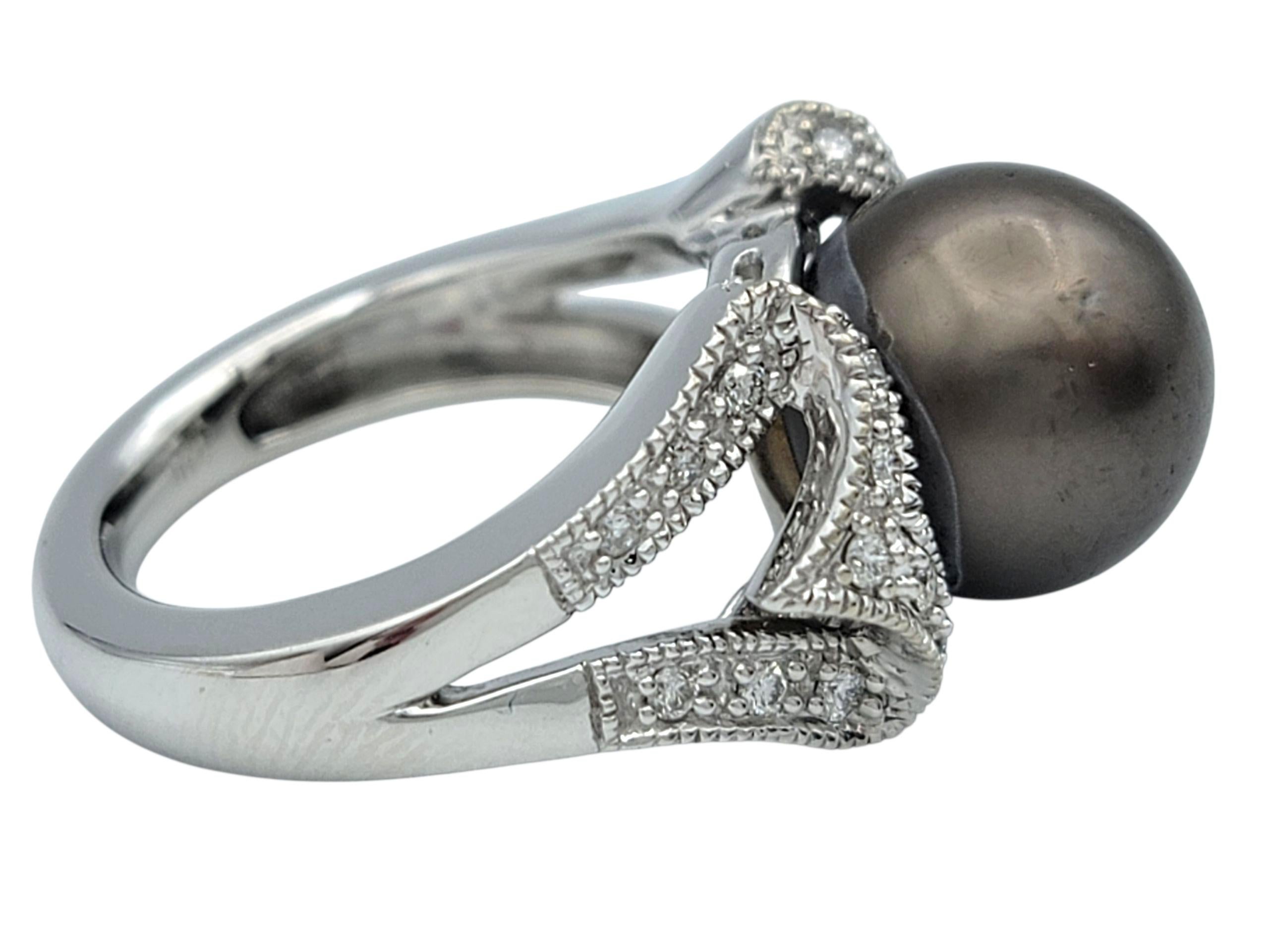 Anillo de cóctel con perla de Tahití y pavé de diamantes en oro blanco de 14 quilates en Bueno estado para la venta en Scottsdale, AZ