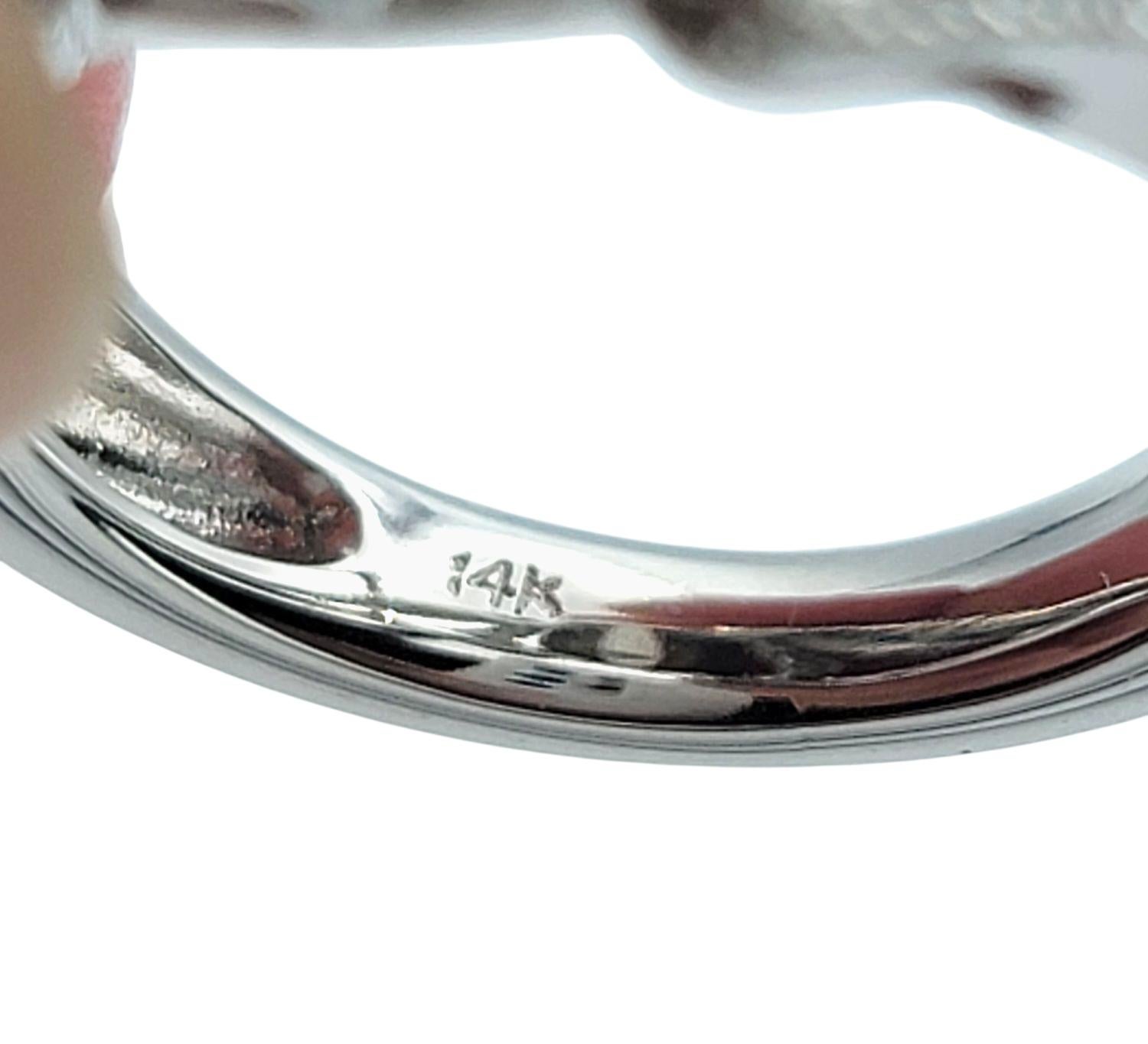 Anillo de cóctel con perla de Tahití y pavé de diamantes en oro blanco de 14 quilates en venta 1