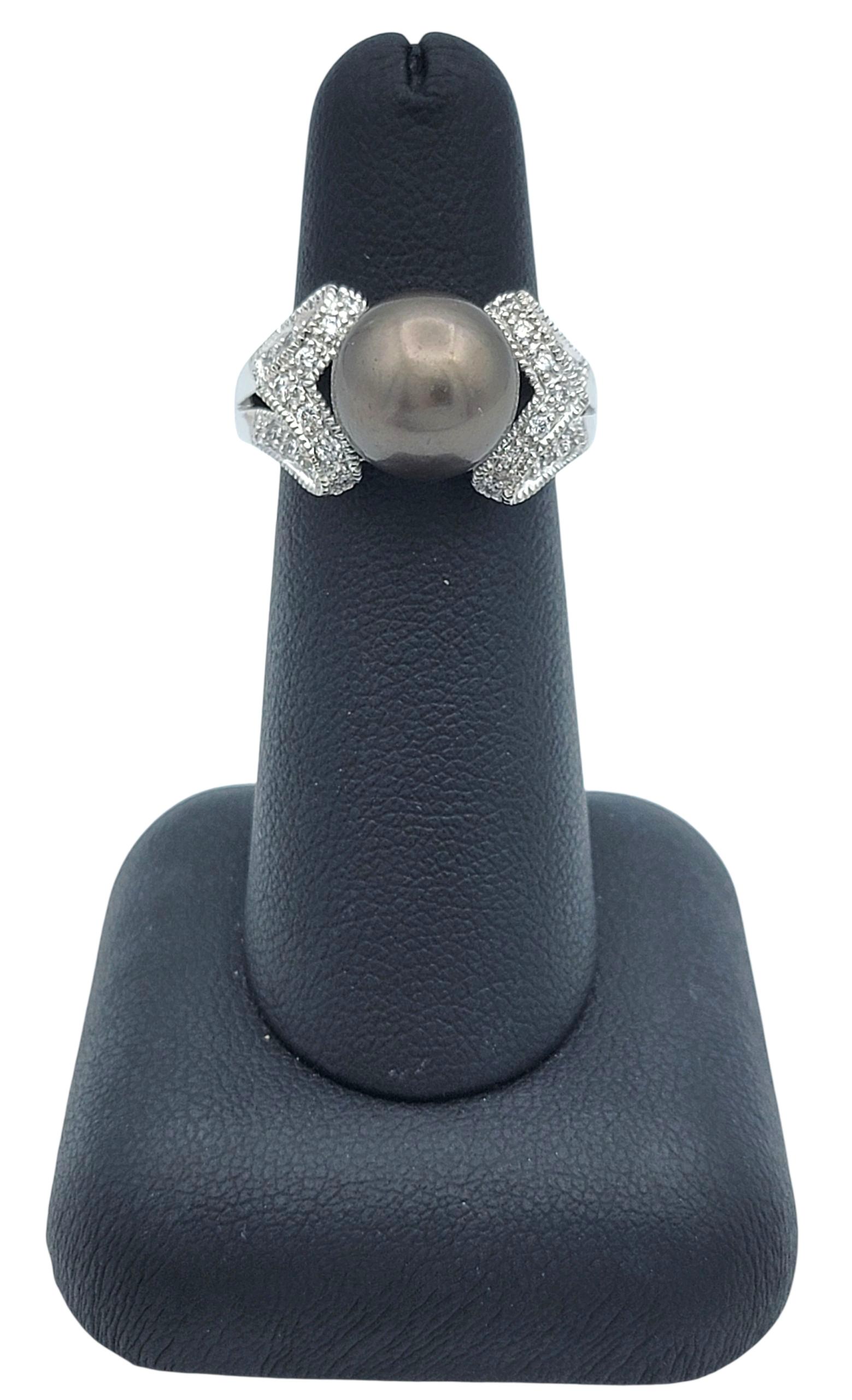 Anillo de cóctel con perla de Tahití y pavé de diamantes en oro blanco de 14 quilates en venta 2