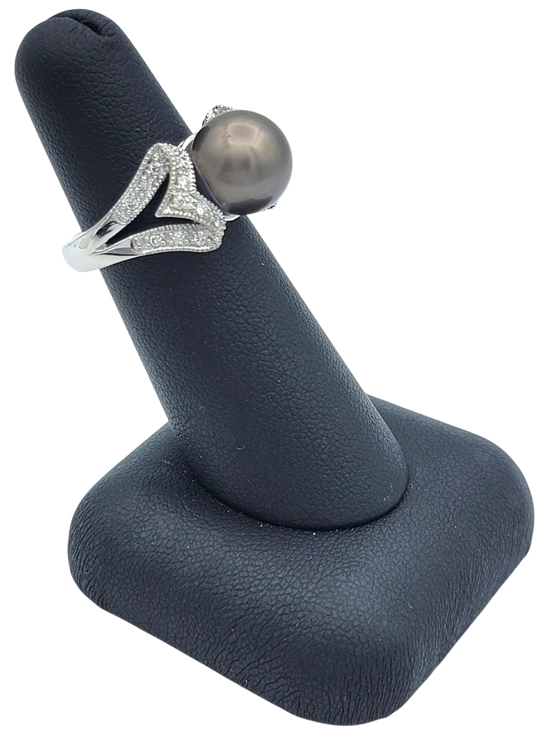 Anillo de cóctel con perla de Tahití y pavé de diamantes en oro blanco de 14 quilates en venta 3