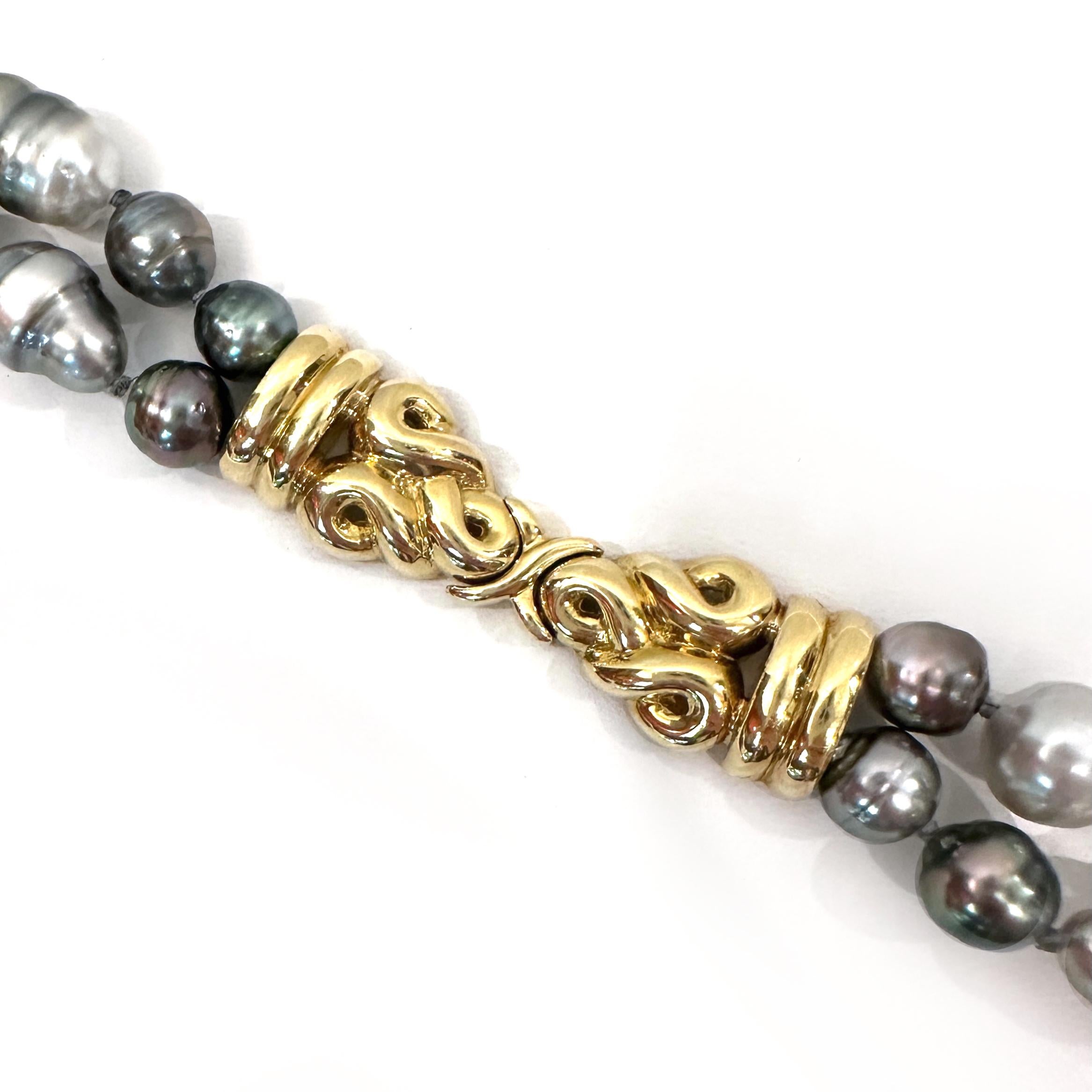 Tahitian Pearl Bracelet with Mixed Sizes & Colors and 18K Gold Centerpiece For Sale 6