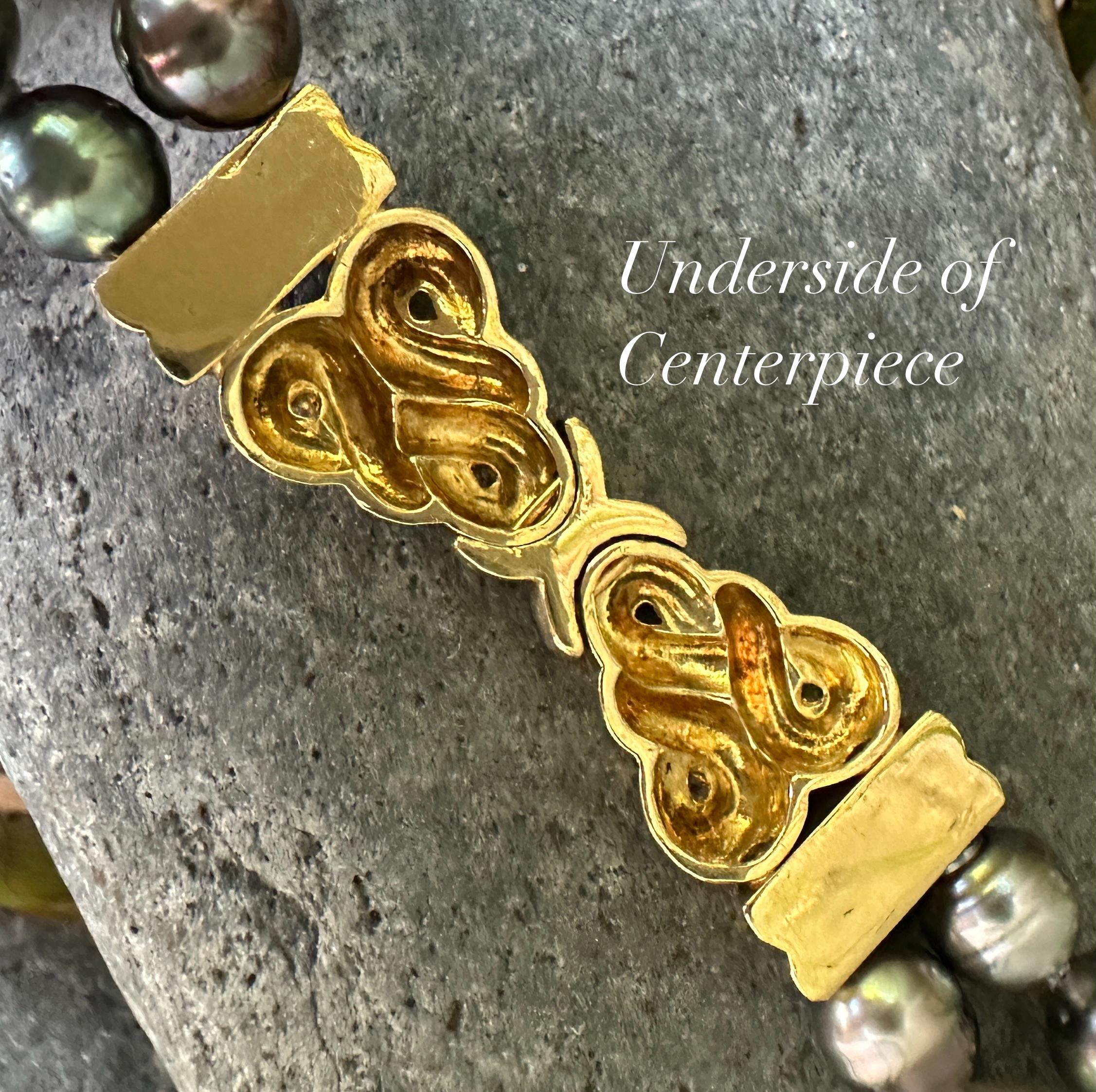 Tahitian Pearl Bracelet with Mixed Sizes & Colors and 18K Gold Centerpiece For Sale 8